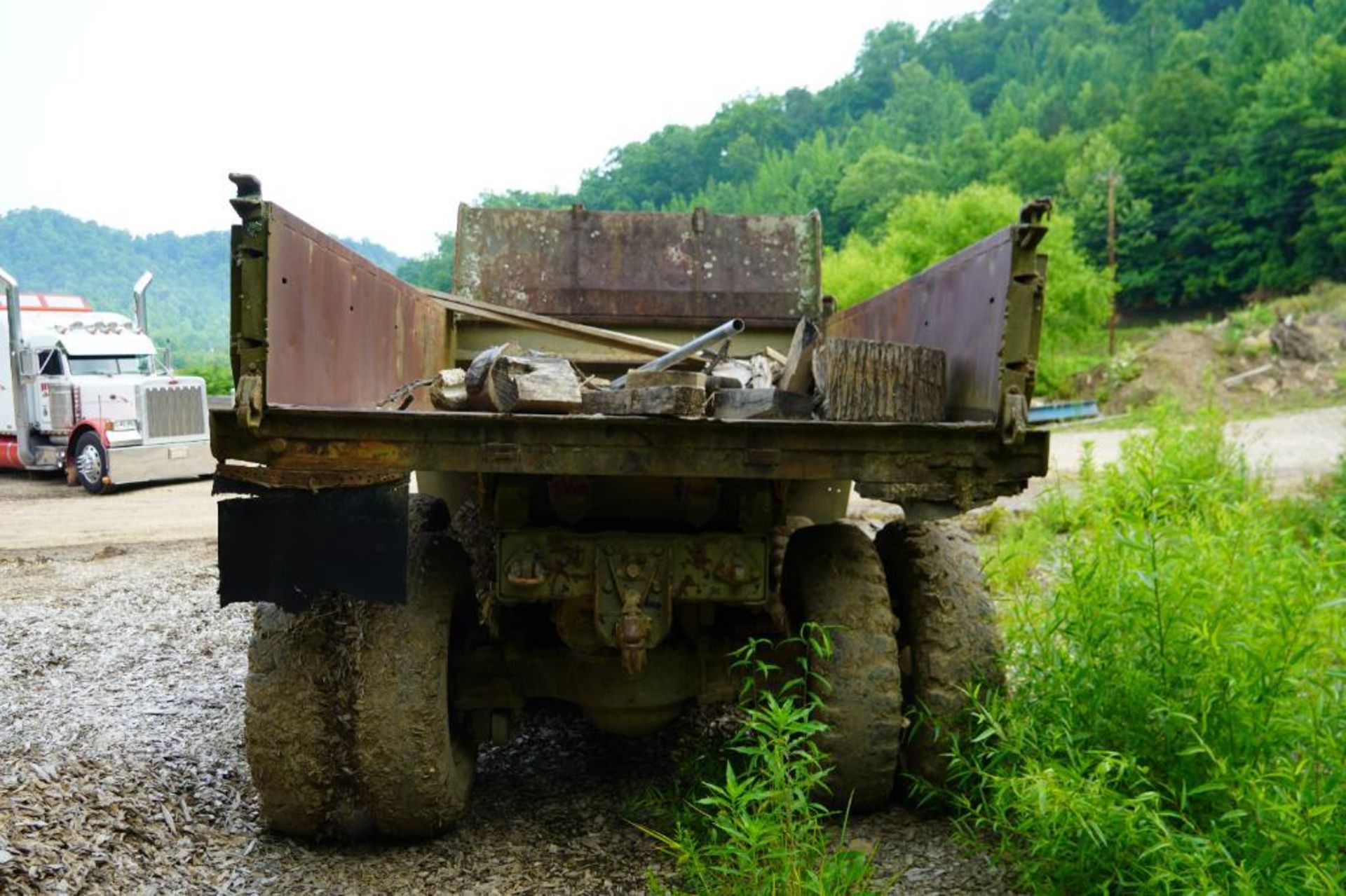 Military 6 x 6 Dump Truck - Image 6 of 50