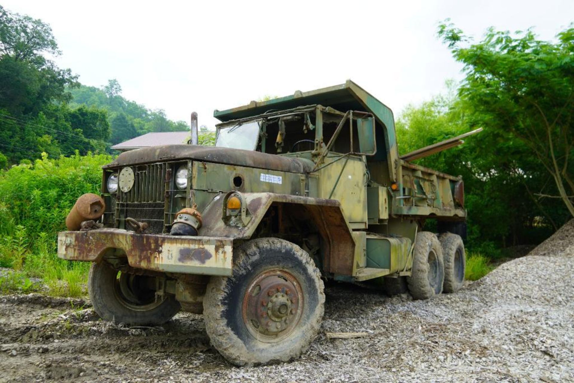 Military 6 x 6 Dump Truck - Image 2 of 50