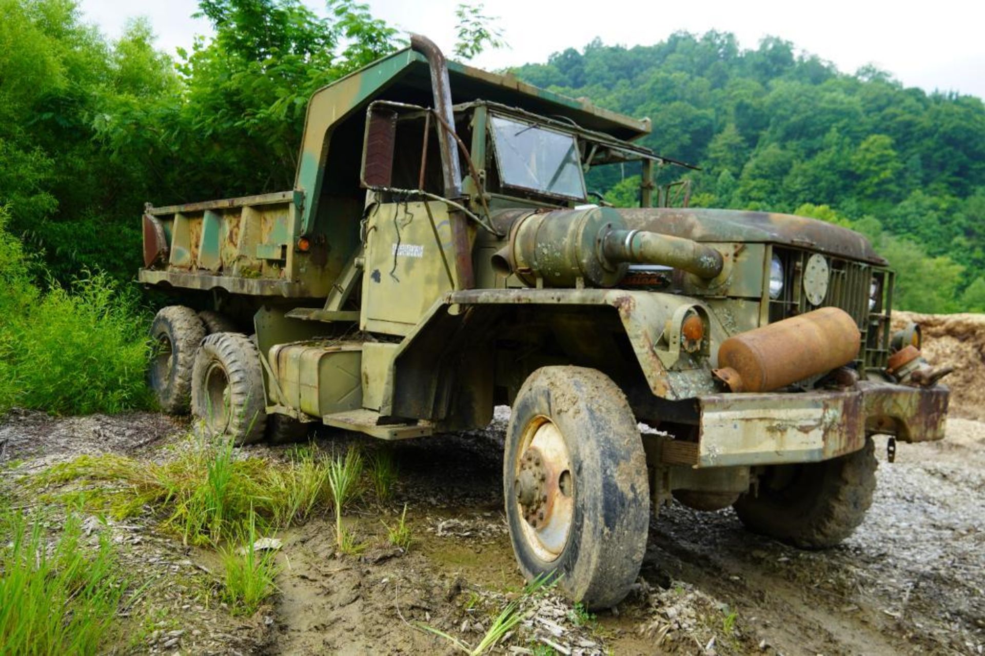 Military 6 x 6 Dump Truck - Image 4 of 50