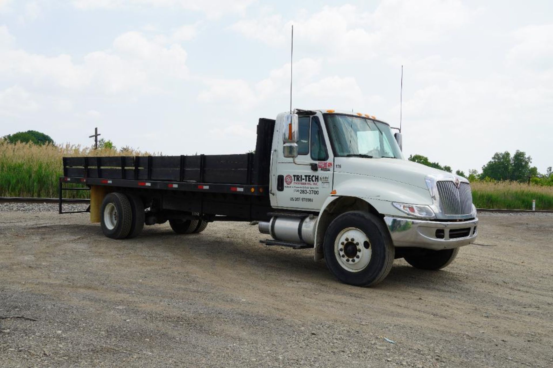 2004 International 4000SE Semi Truck - Image 7 of 35