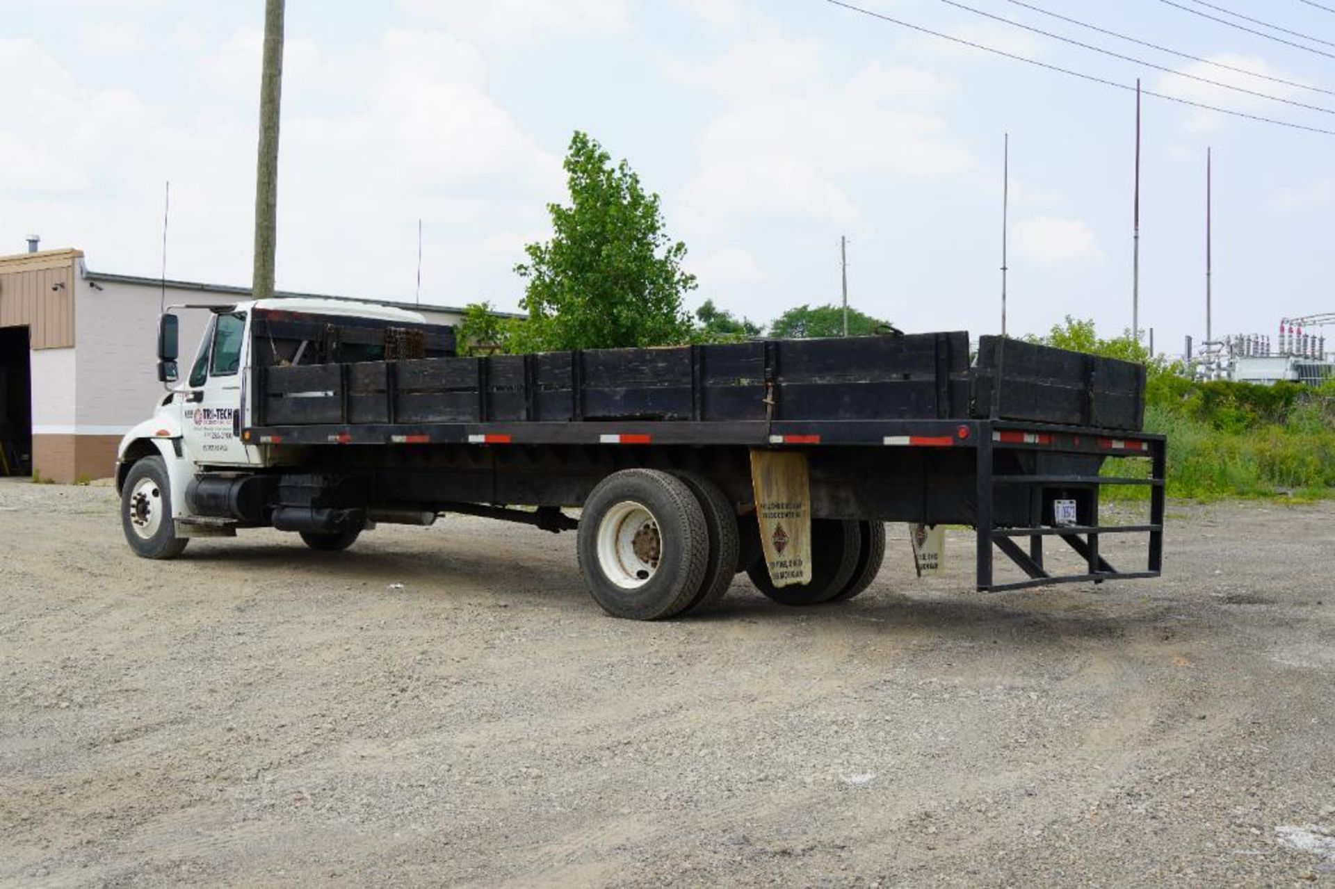 2004 International 4000SE Semi Truck - Image 3 of 35