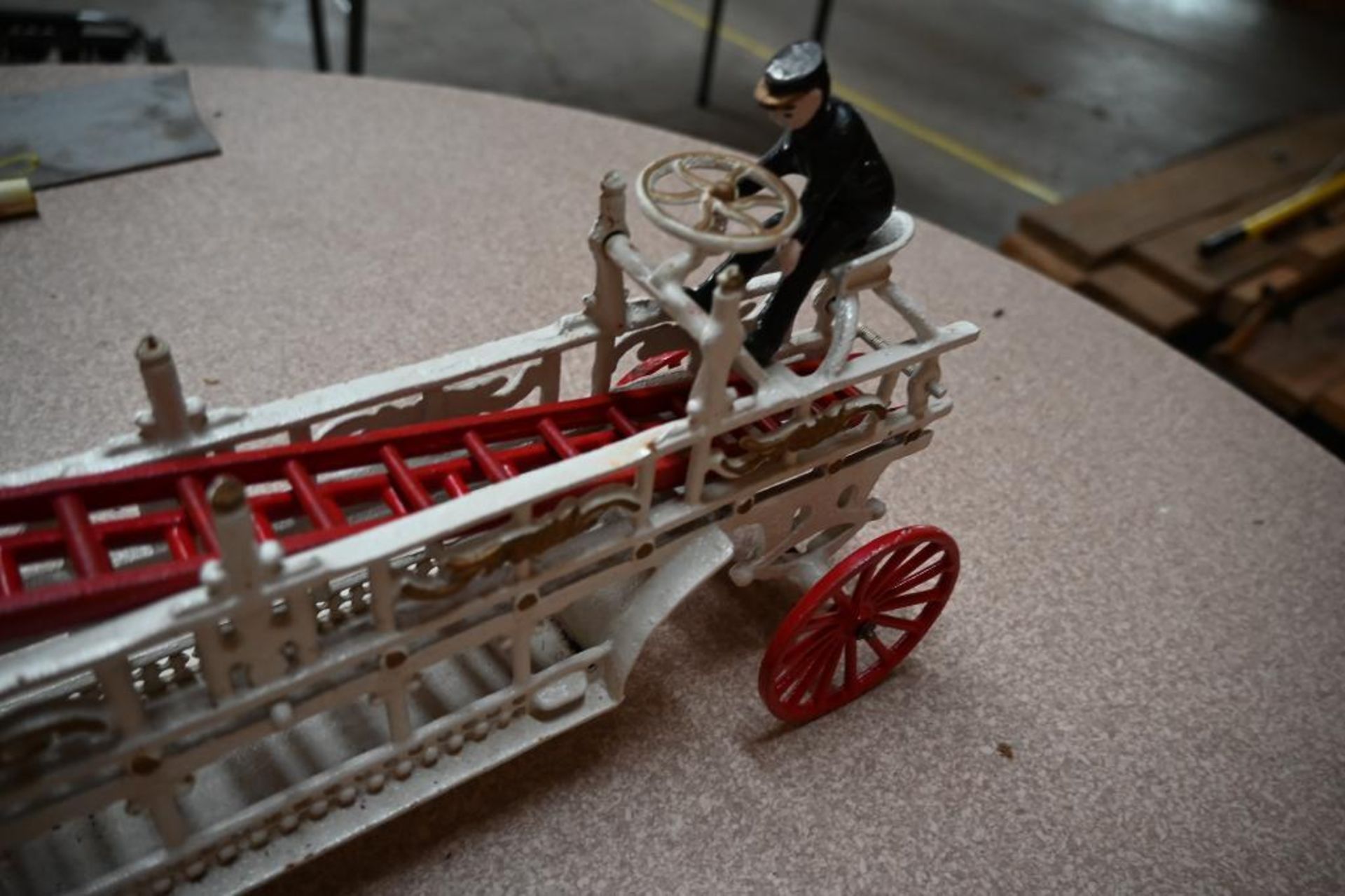 Steel Toy Ladder Carriage - Image 7 of 10