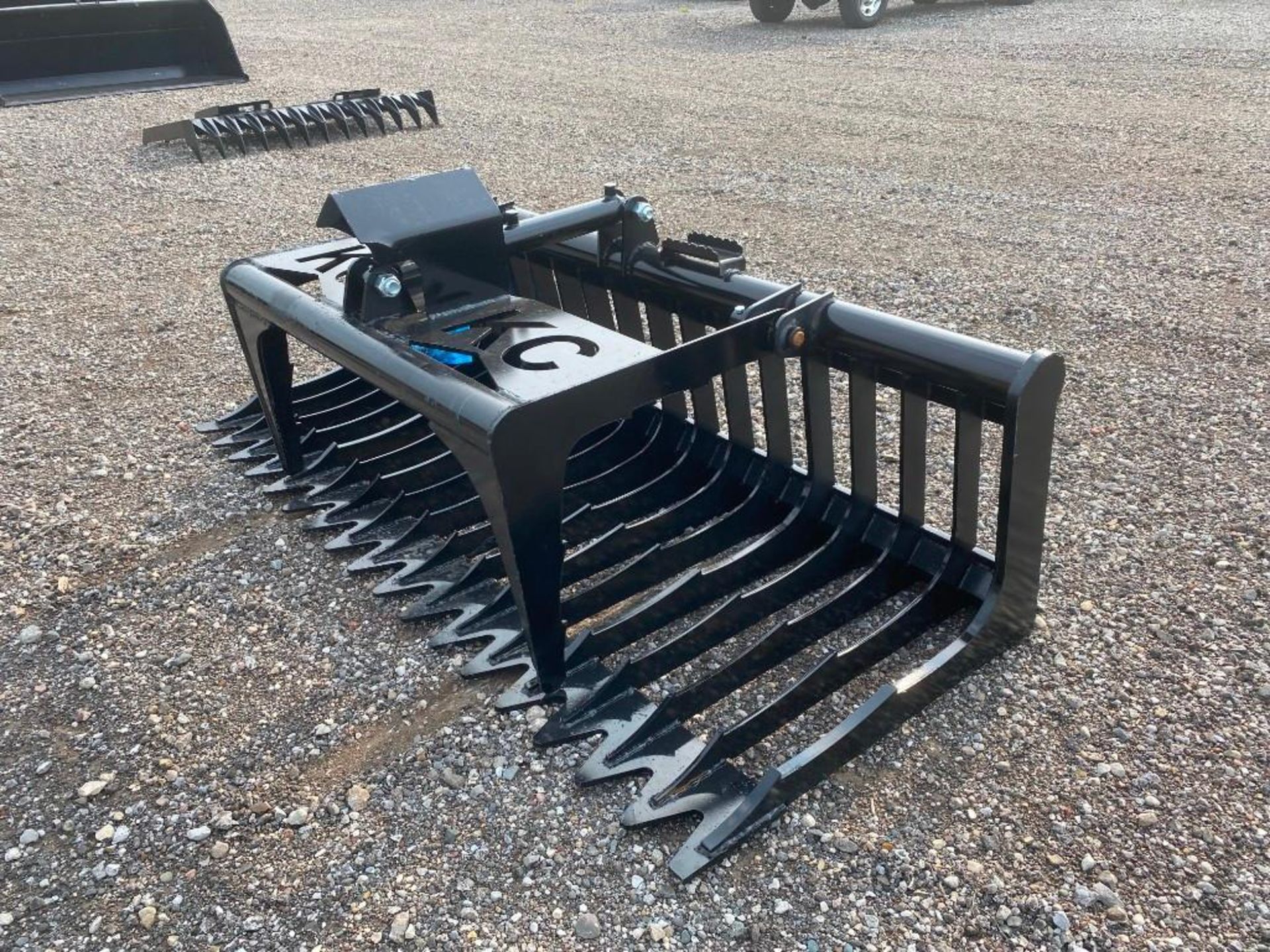 New 76" Single Cylinder Skeleton Grapple Bucket* - Image 4 of 5