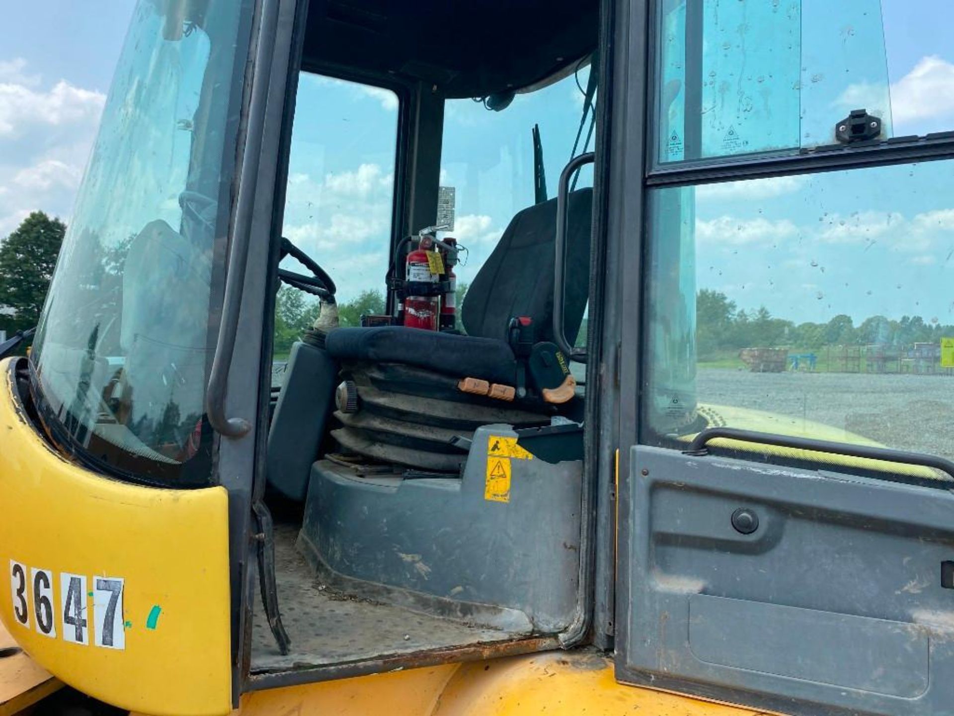 2004 Volvo L35B Wheel Loader - Image 25 of 32