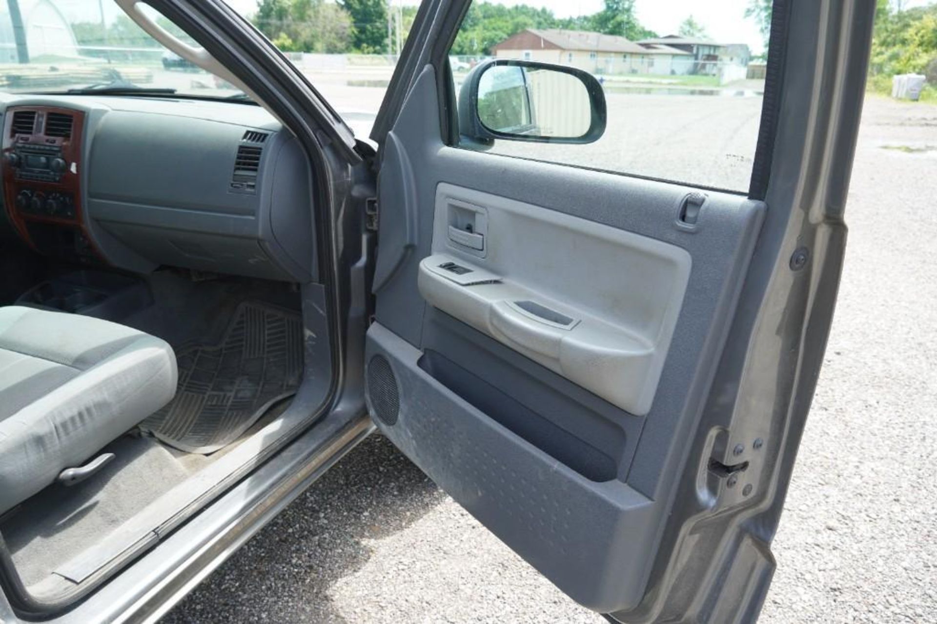 2005 Dodge Dakota SLT - Image 42 of 52