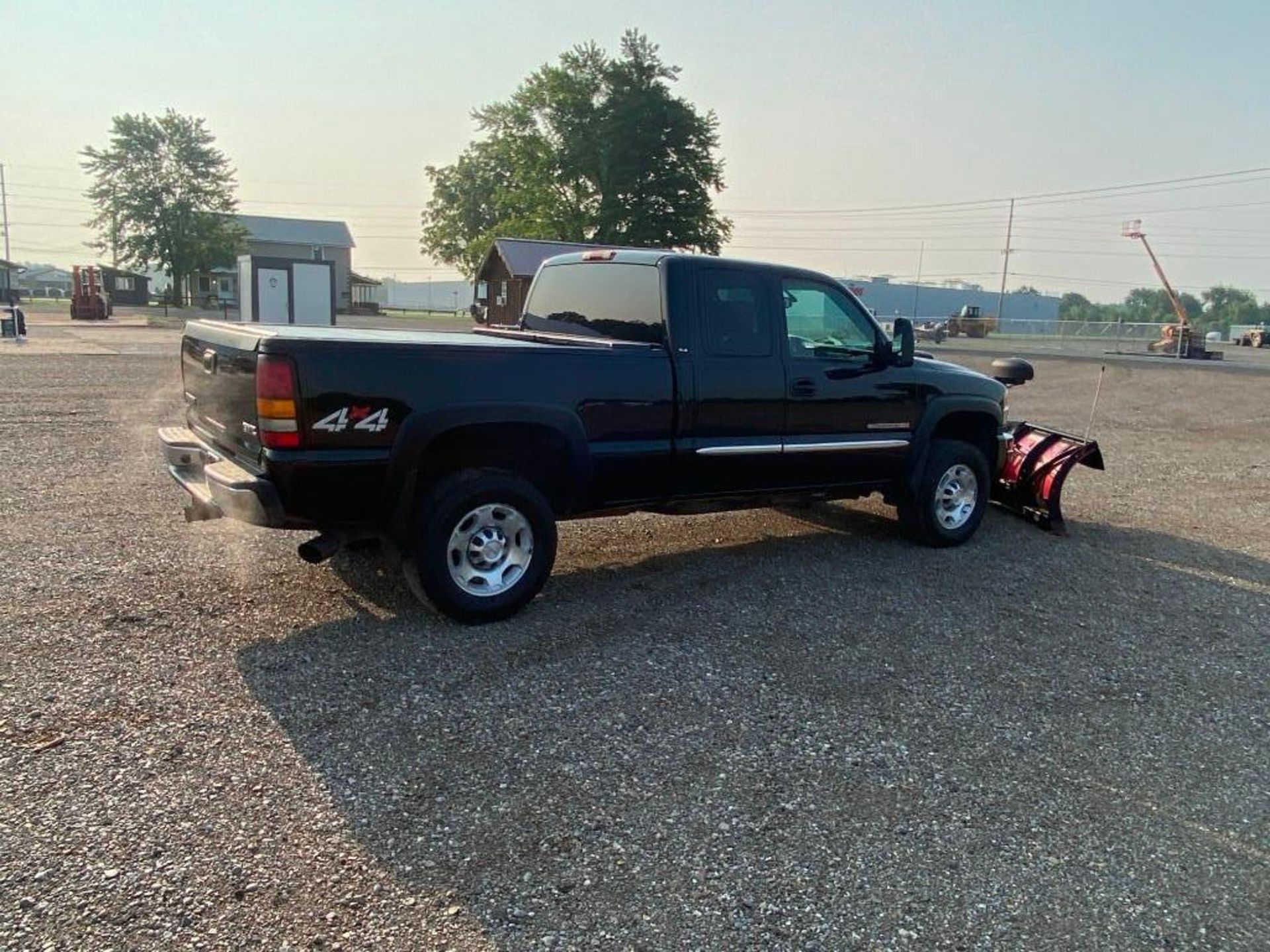 2004 GMC Sierra Pickup Truck - Image 10 of 49