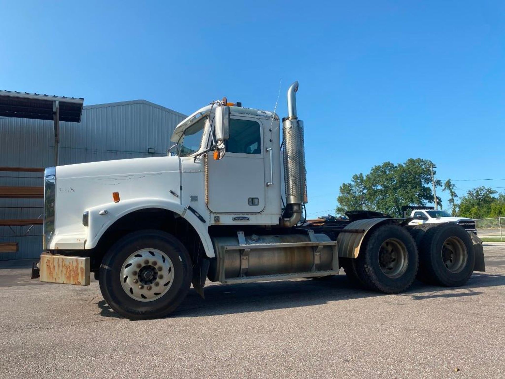 1998 Freightliner FLD120SD Truck - Image 2 of 45