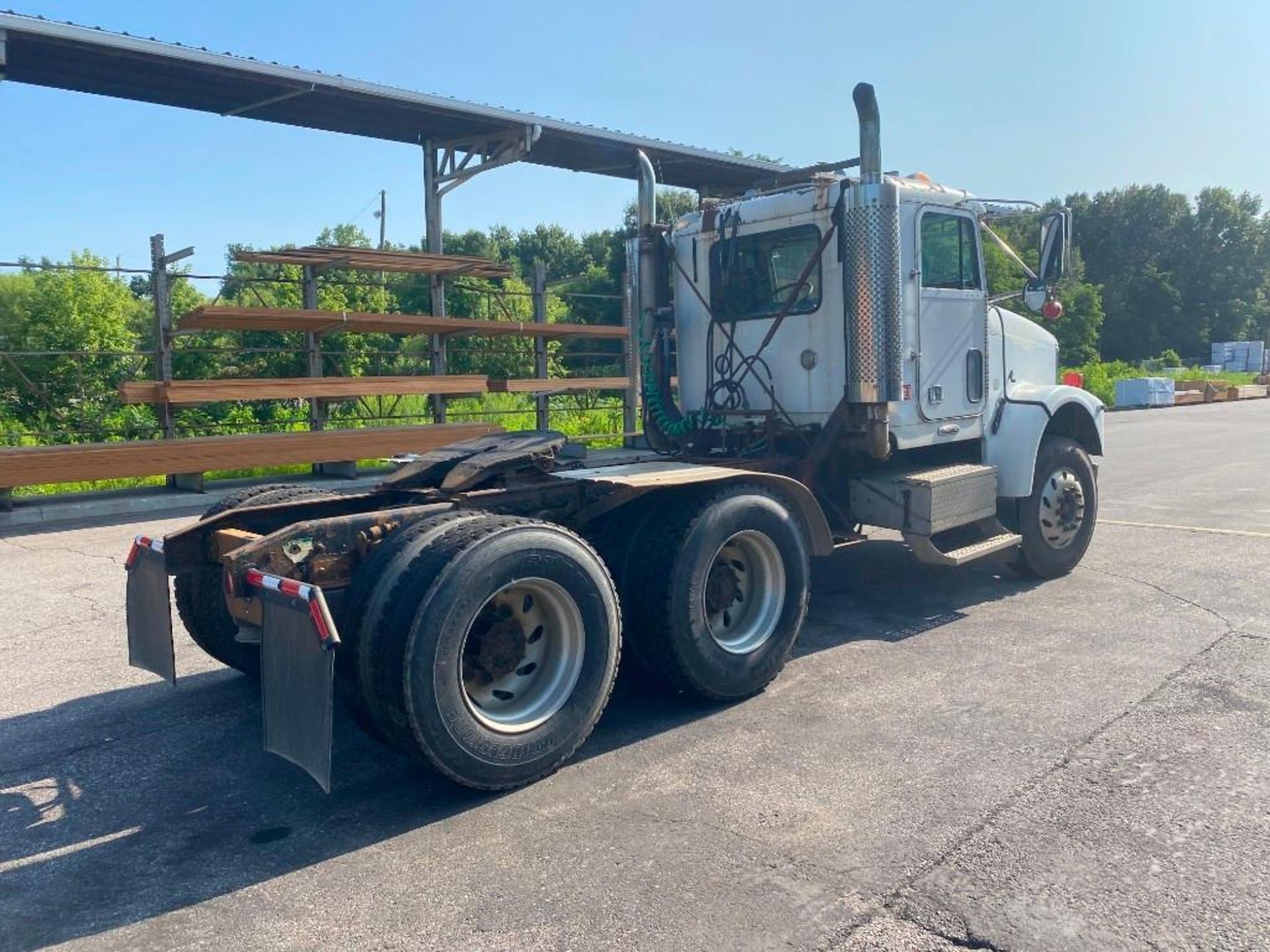 1998 Freightliner FLD120SD Truck - Image 11 of 45