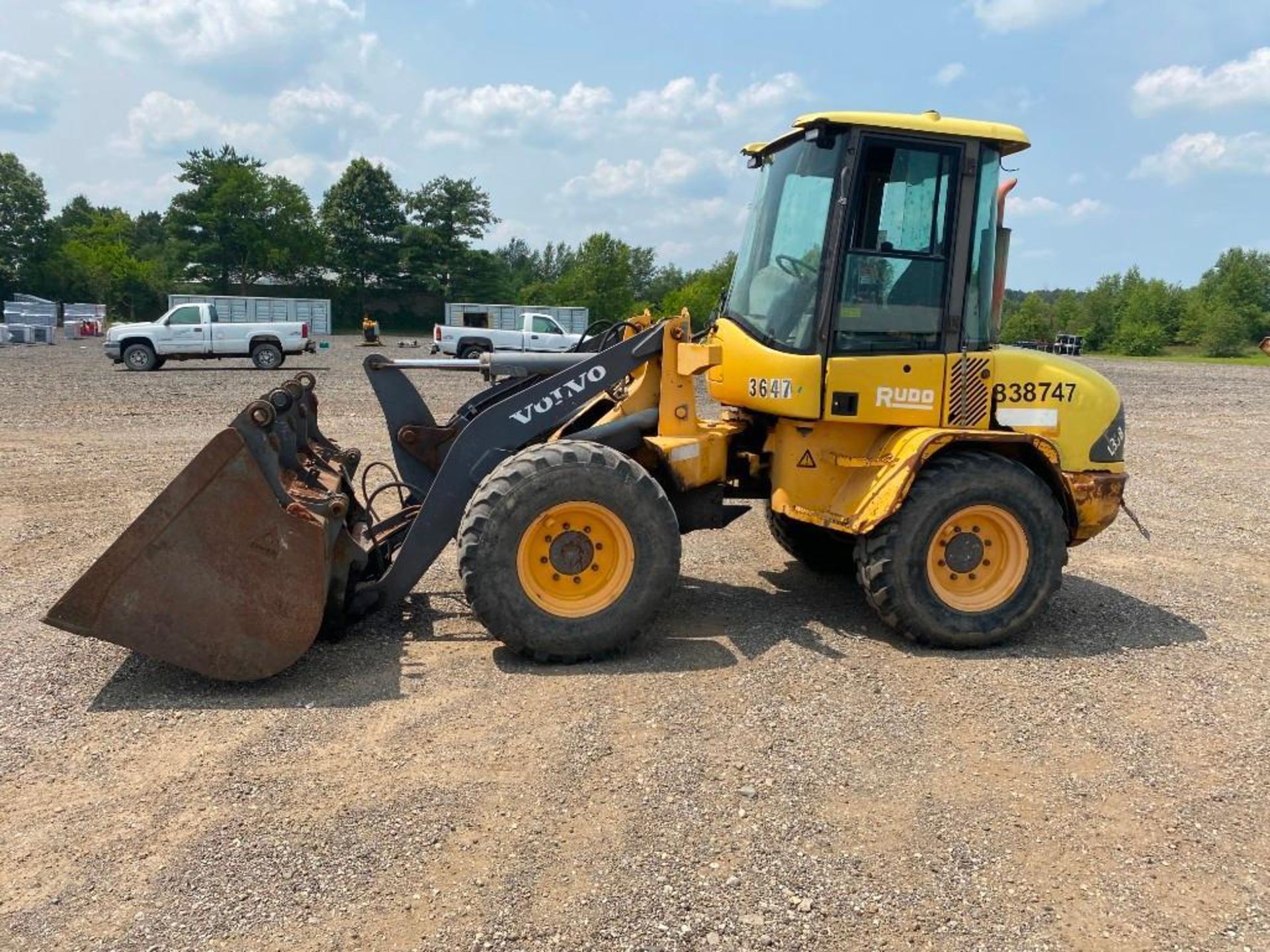 2004 Volvo L35B Wheel Loader - Image 15 of 32