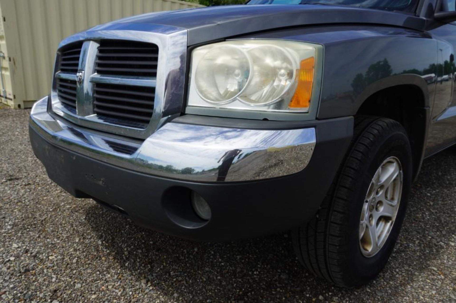 2005 Dodge Dakota SLT - Image 17 of 52