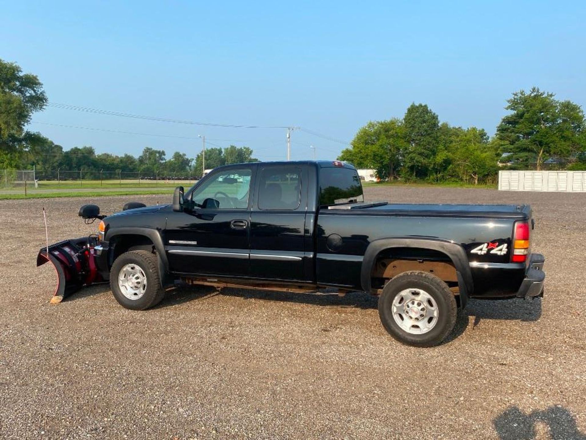 2004 GMC Sierra Pickup Truck - Image 15 of 49