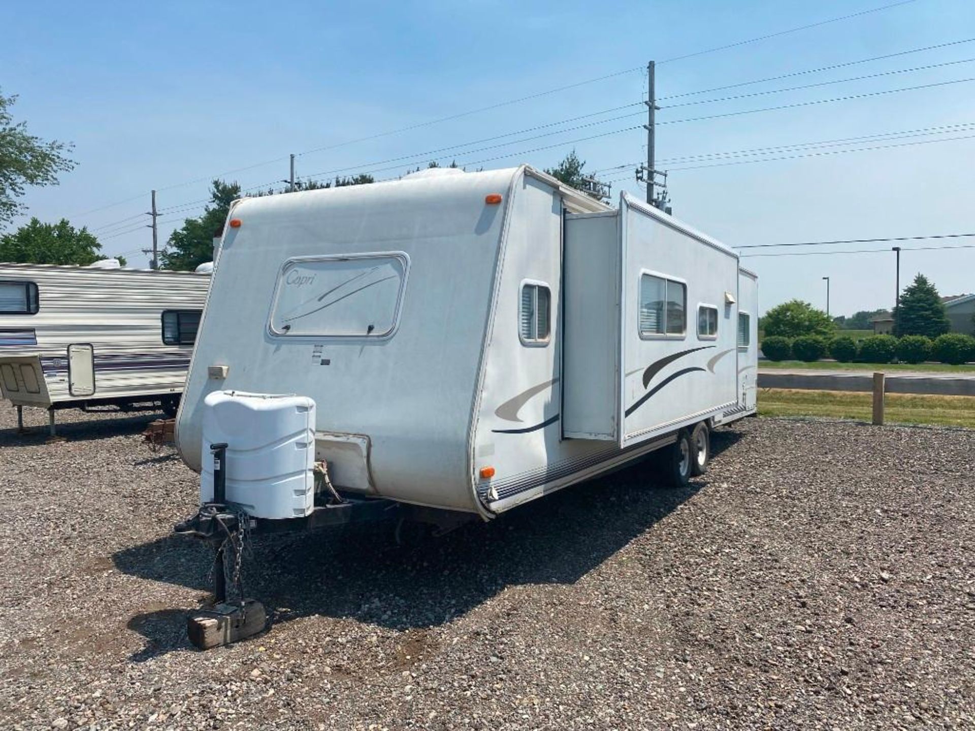 2005 Coachmen RV - Image 2 of 33