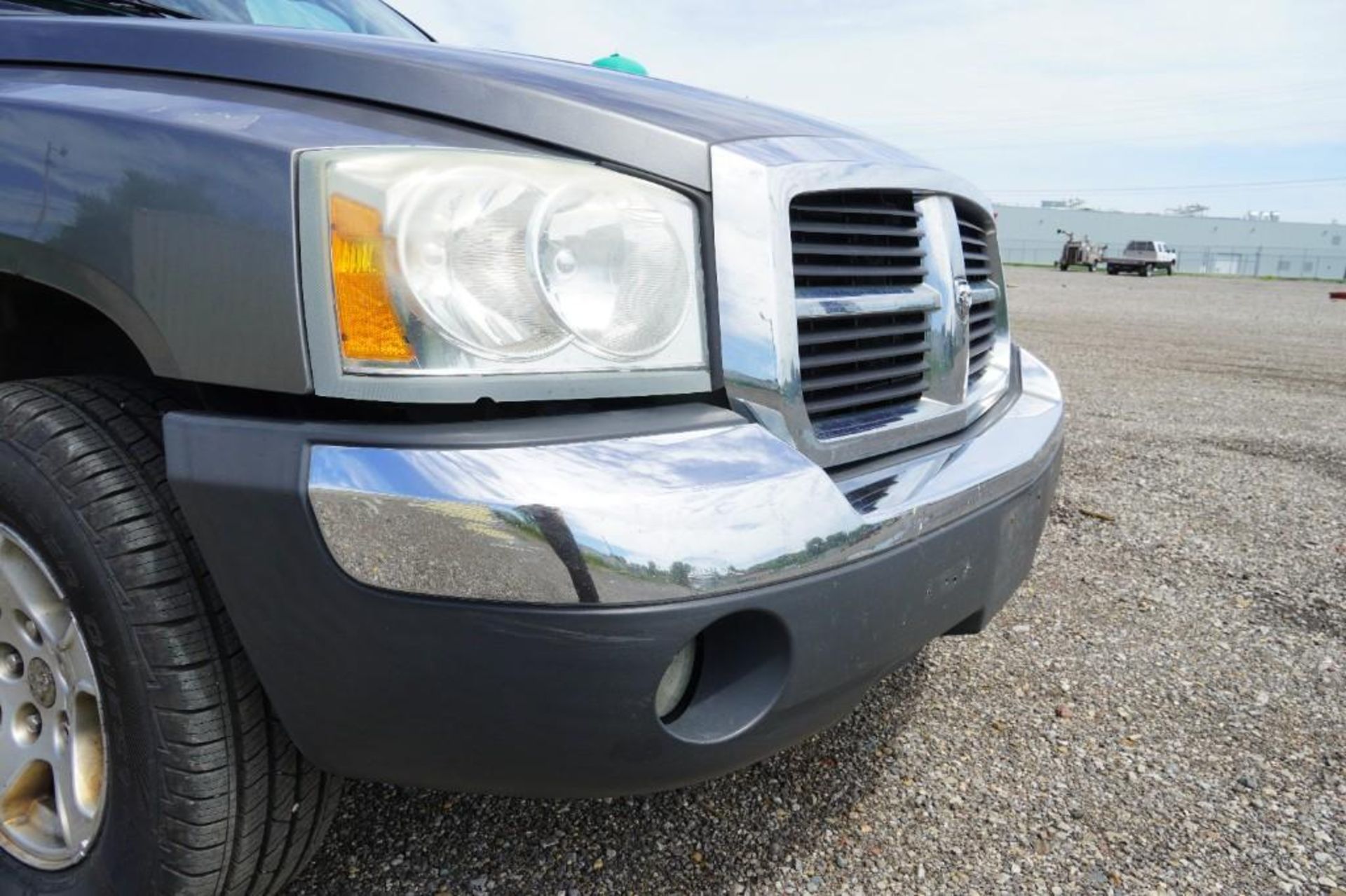 2005 Dodge Dakota SLT - Image 18 of 52