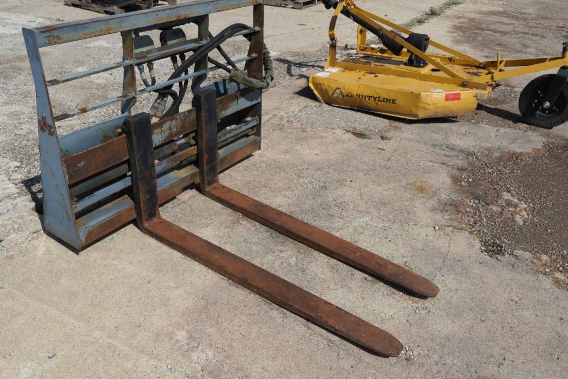 Hydraulic Adjustable Pallet Forks - Image 4 of 9