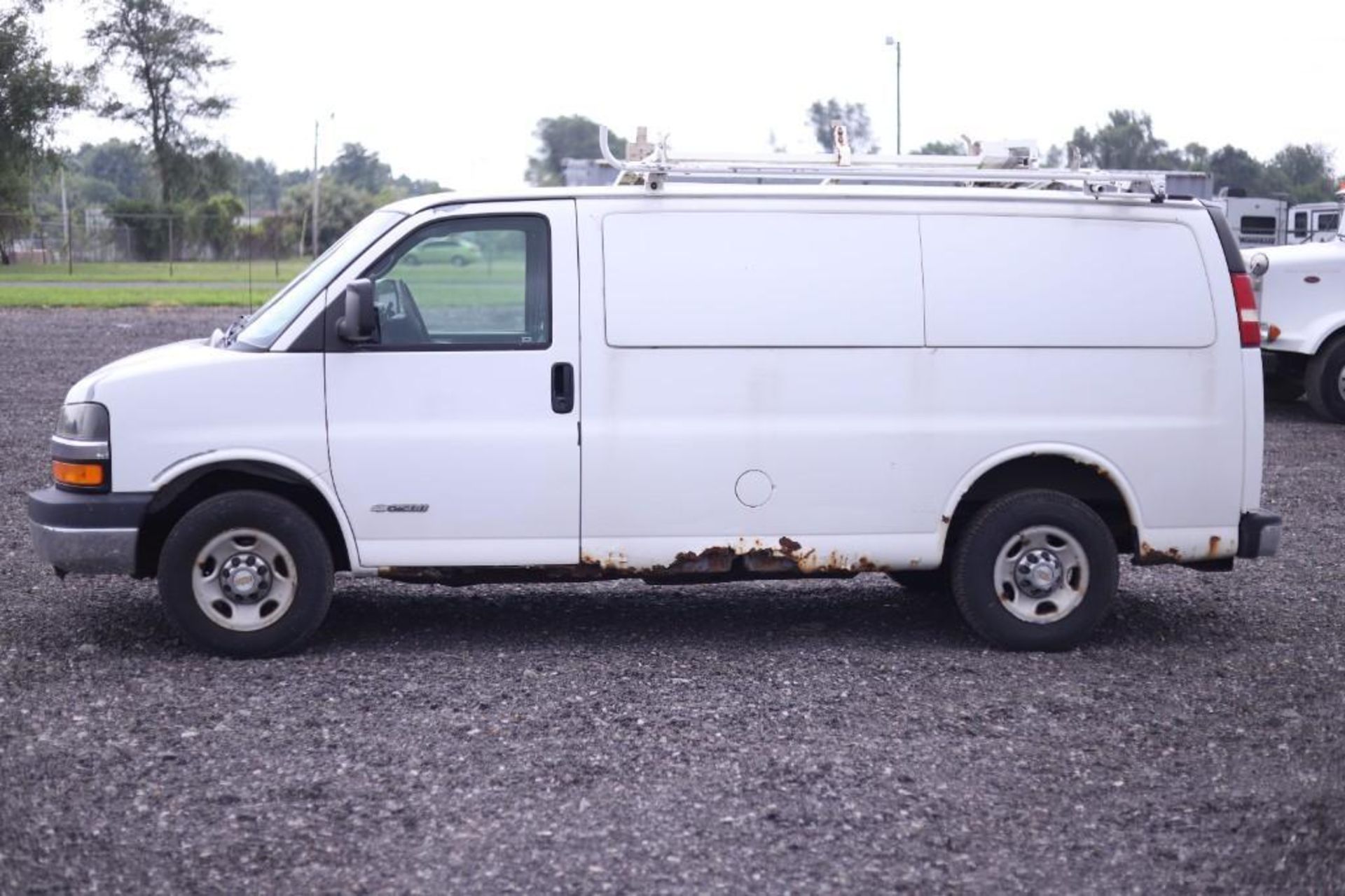 2004 Chevrolet Express Van* - Image 2 of 73