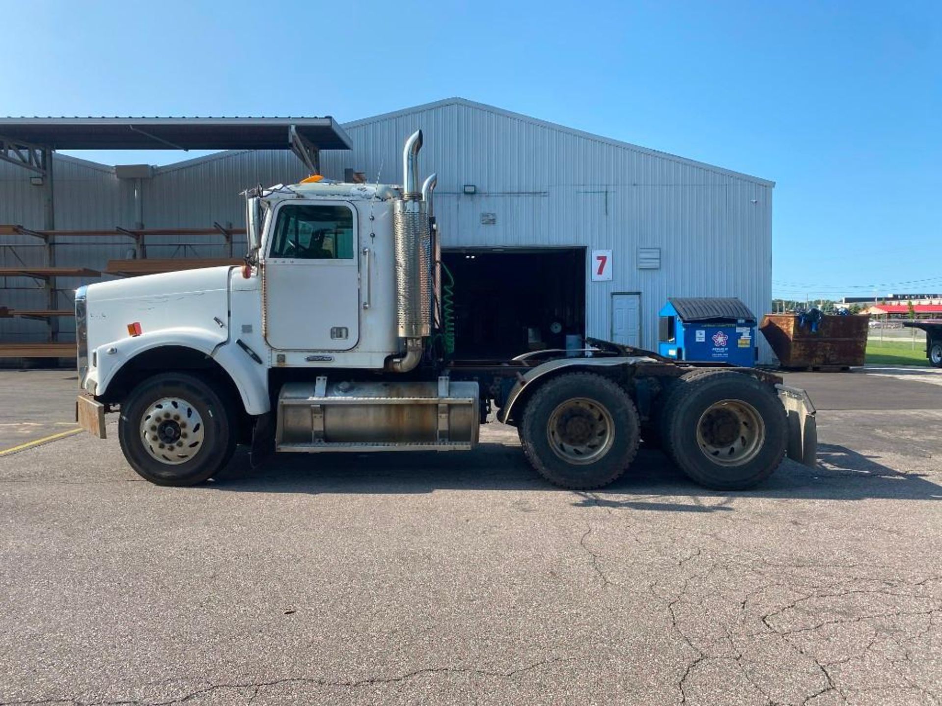 1998 Freightliner FLD120SD Truck - Image 16 of 45