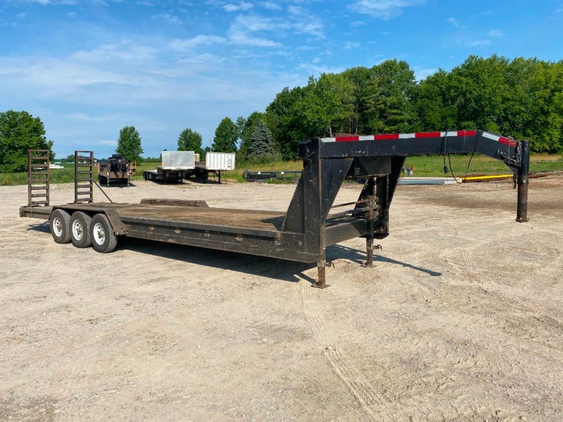 2009 Tri-Axel Gooseneck Equipment Trailer