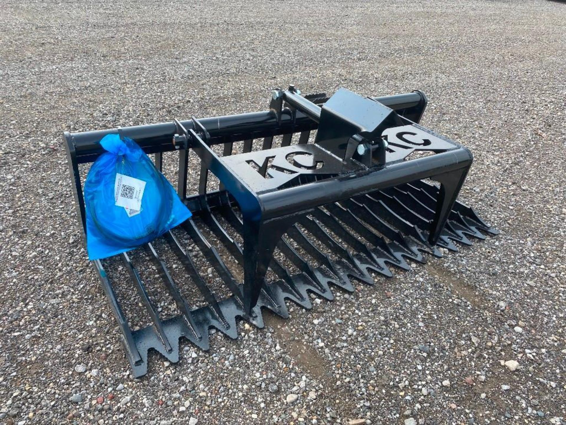 New 76" Single Cylinder Skeleton Grapple Bucket*