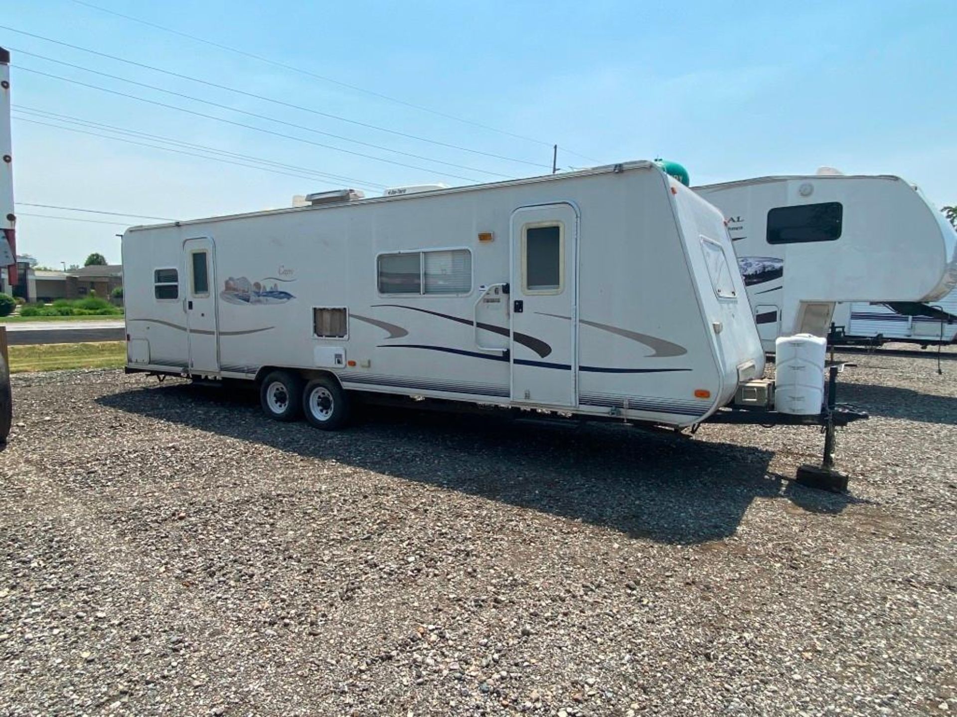 2005 Coachmen RV - Image 7 of 33