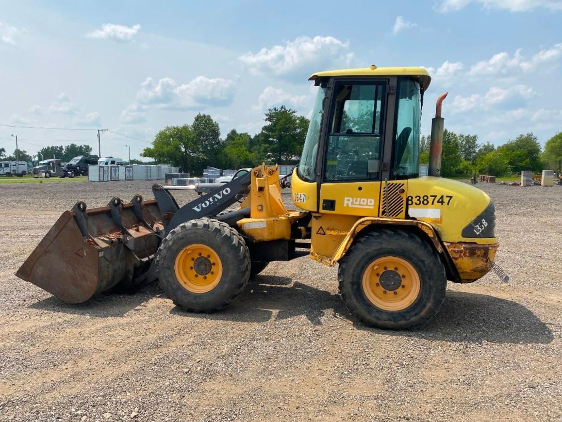 2004 Volvo L35B Wheel Loader - Image 14 of 32