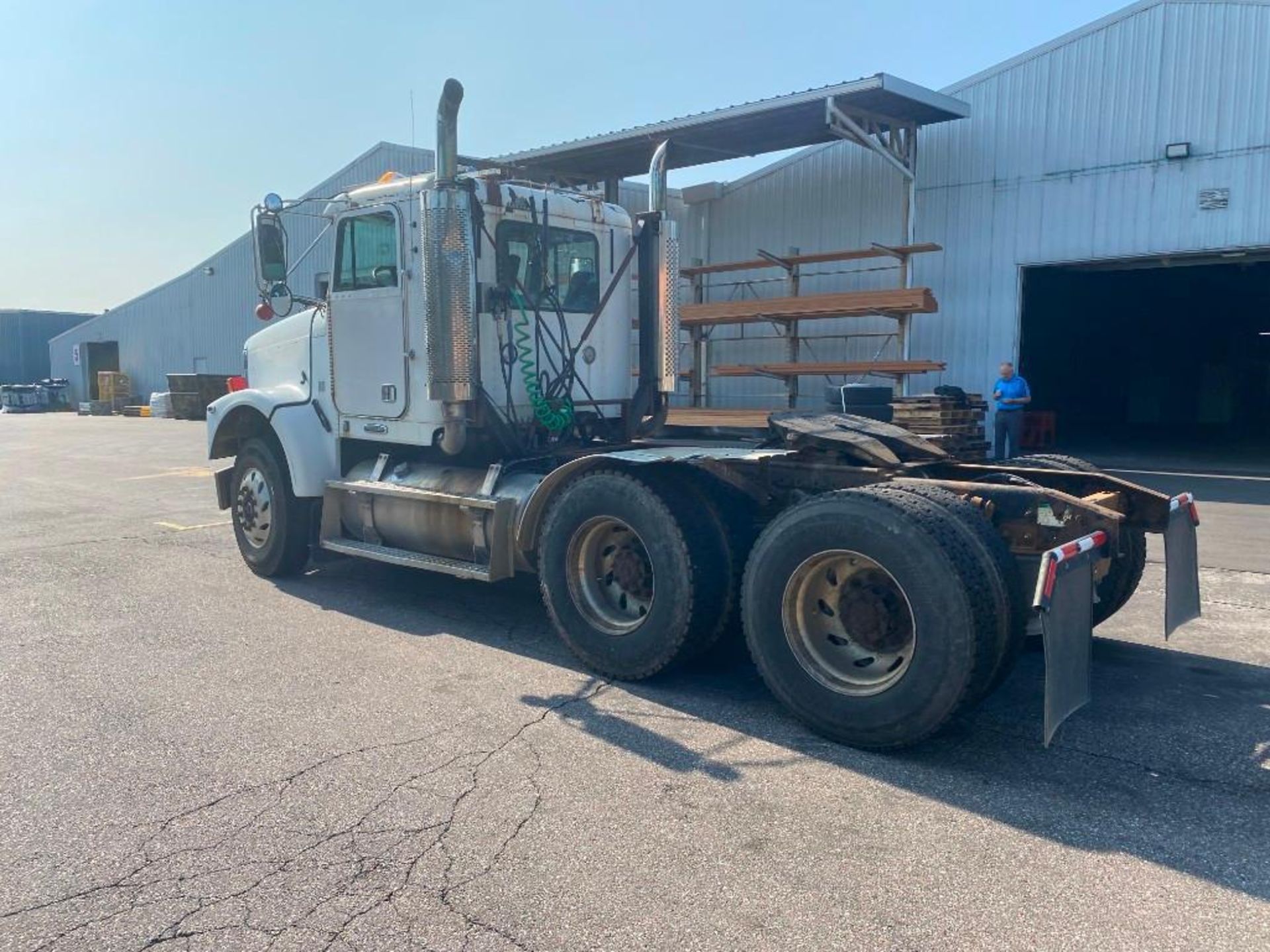 1998 Freightliner FLD120SD Truck - Image 15 of 45