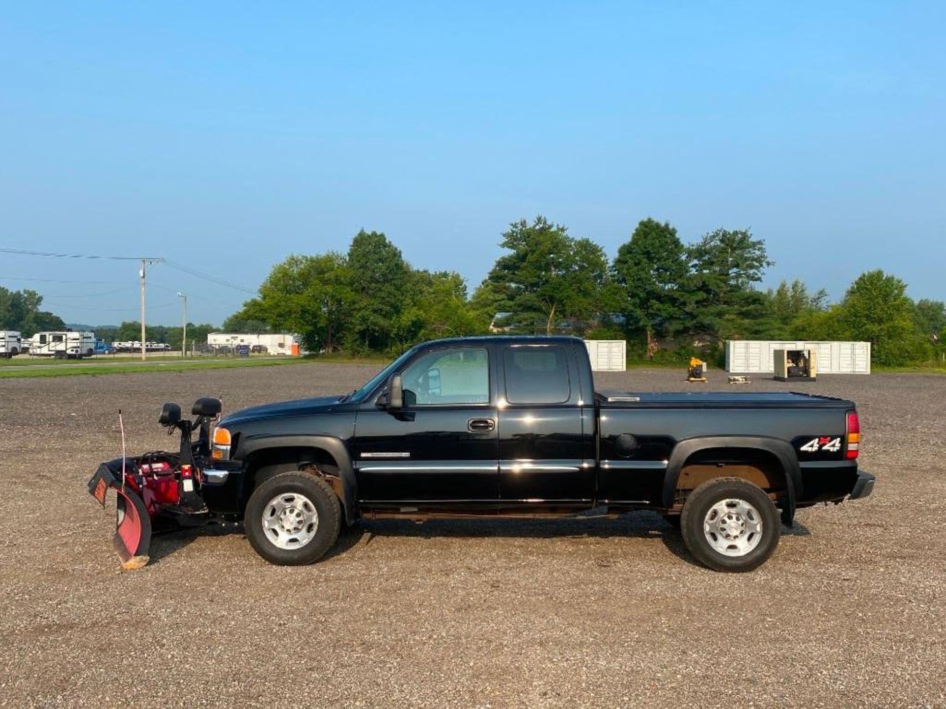 2004 GMC Sierra Pickup Truck - Image 16 of 49