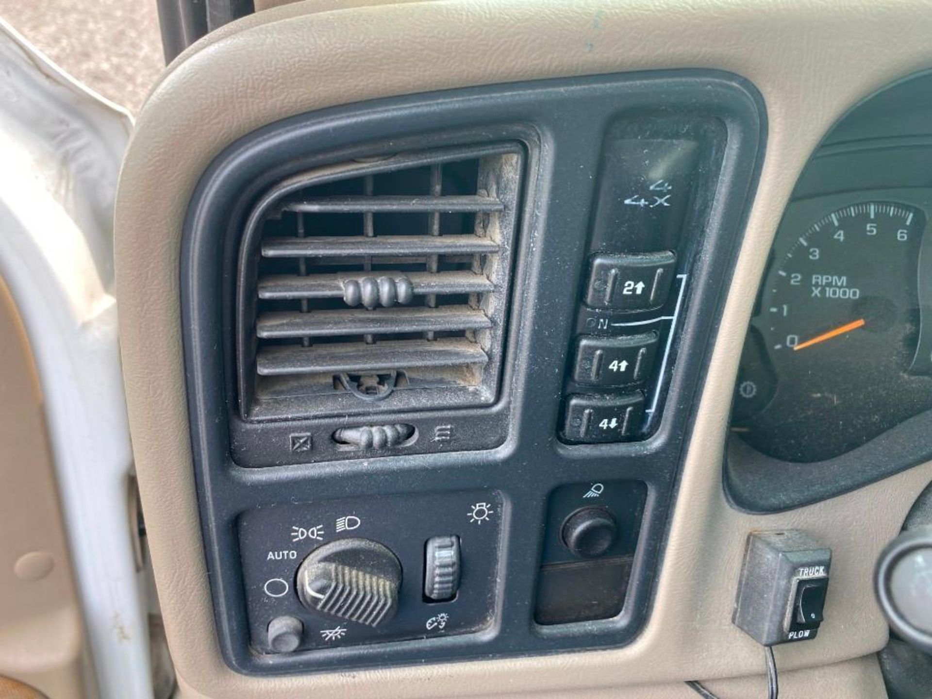 2004 Chevrolet Silverado Pickup Truck - Image 23 of 27