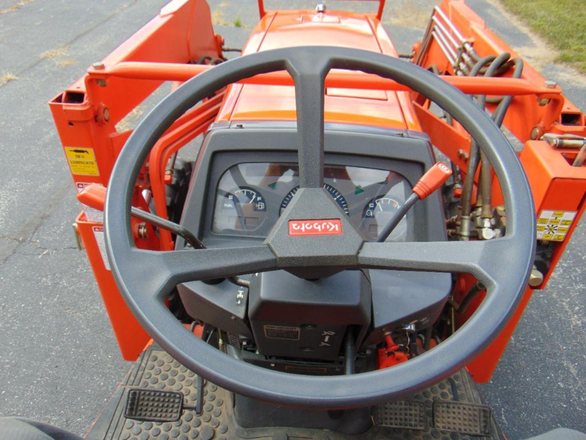 Kubota L4200 Tractor - Image 18 of 24