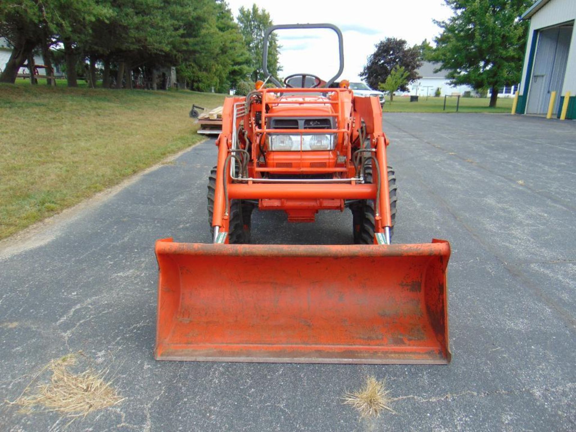 Kubota L4200 Tractor - Image 8 of 24