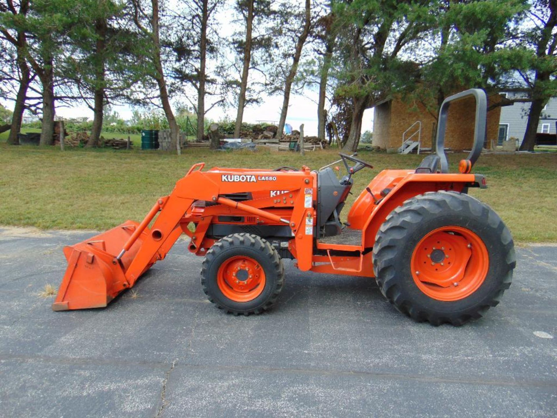 Kubota L4200 Tractor - Image 2 of 24