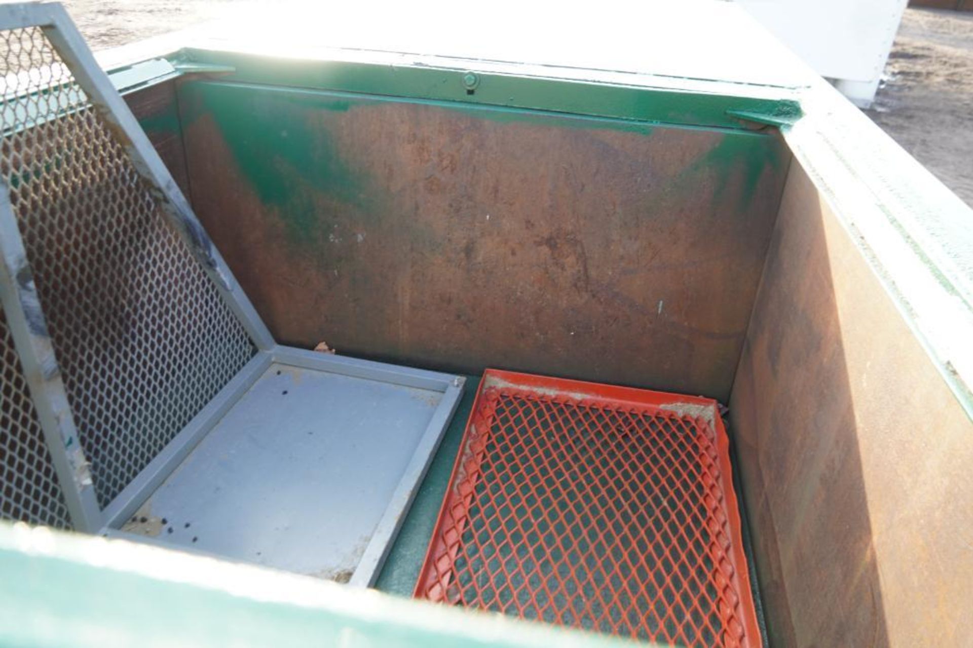 Mclain Trash Compactor - Image 9 of 20