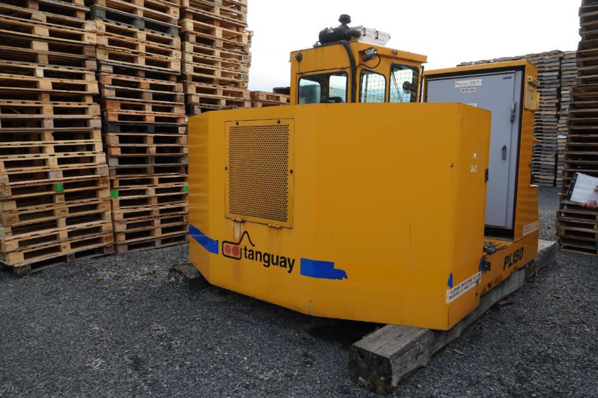 Tanguay Stationary Loader