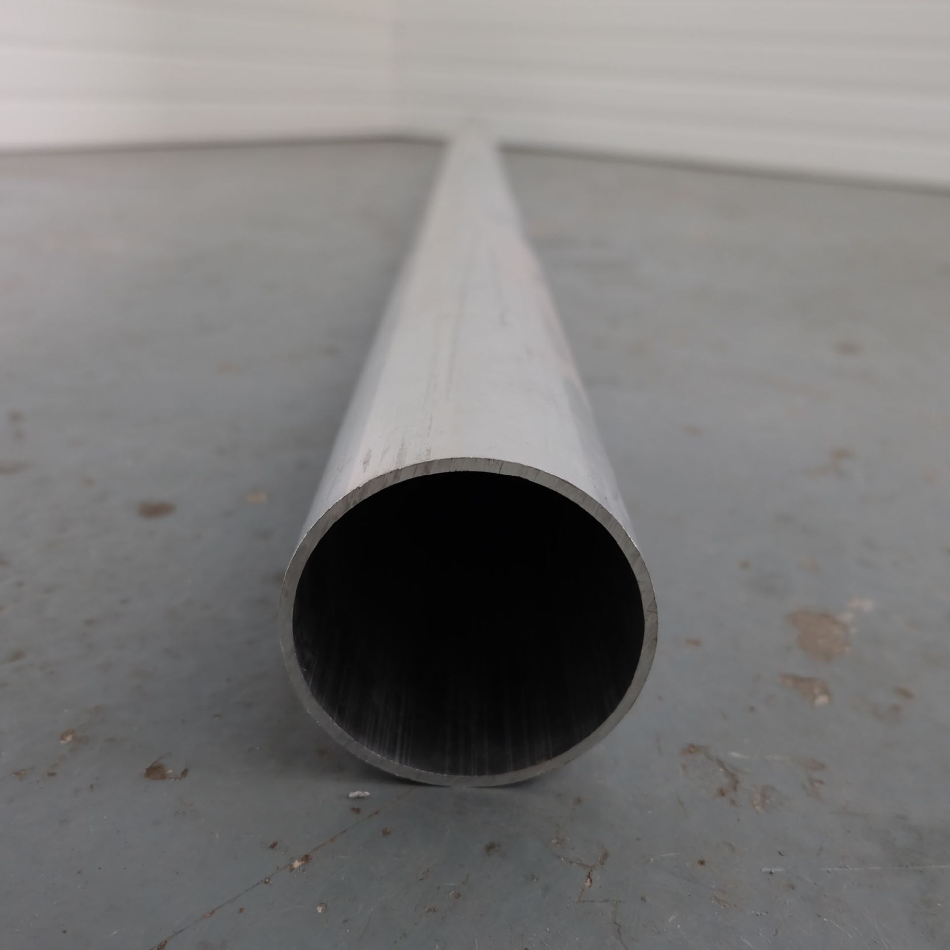 Aluminium Tube. Dimensions 3 1/2" Diameter x 1/8" Thickness. Length 2500mm. - Image 2 of 2