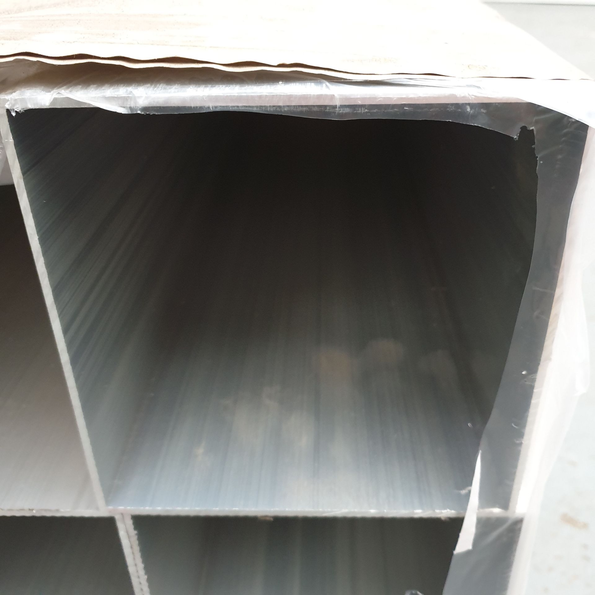 8 x Square Aluminium Hollow Section Tube Internal Size 162mm. Thickness: 3mm. Length: 6010mm. - Image 3 of 4
