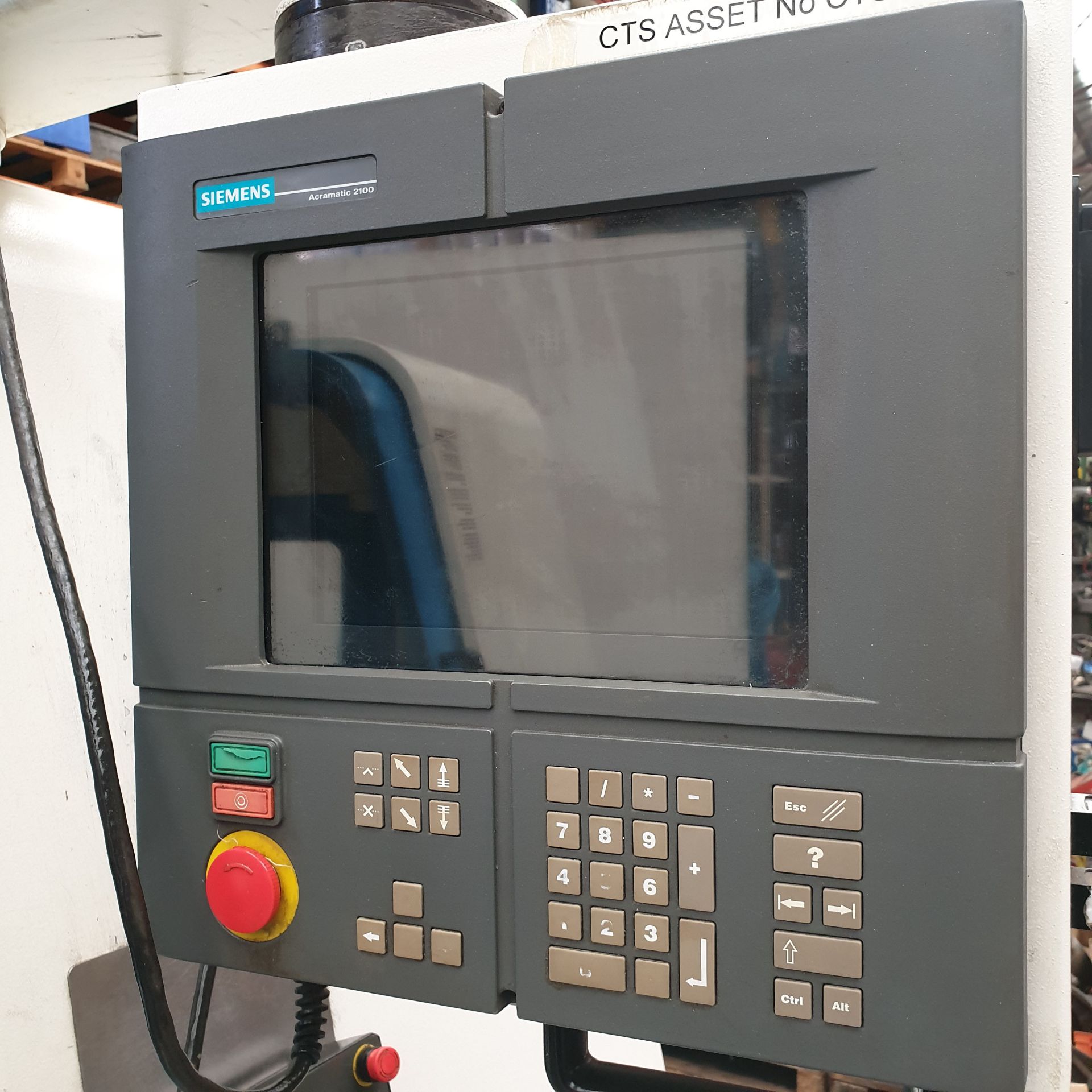 Dugard 1000 VMC Vertical Machining Centre. Spindle Taper BT40. Siemens Acramatic 2100 Control. - Image 6 of 9