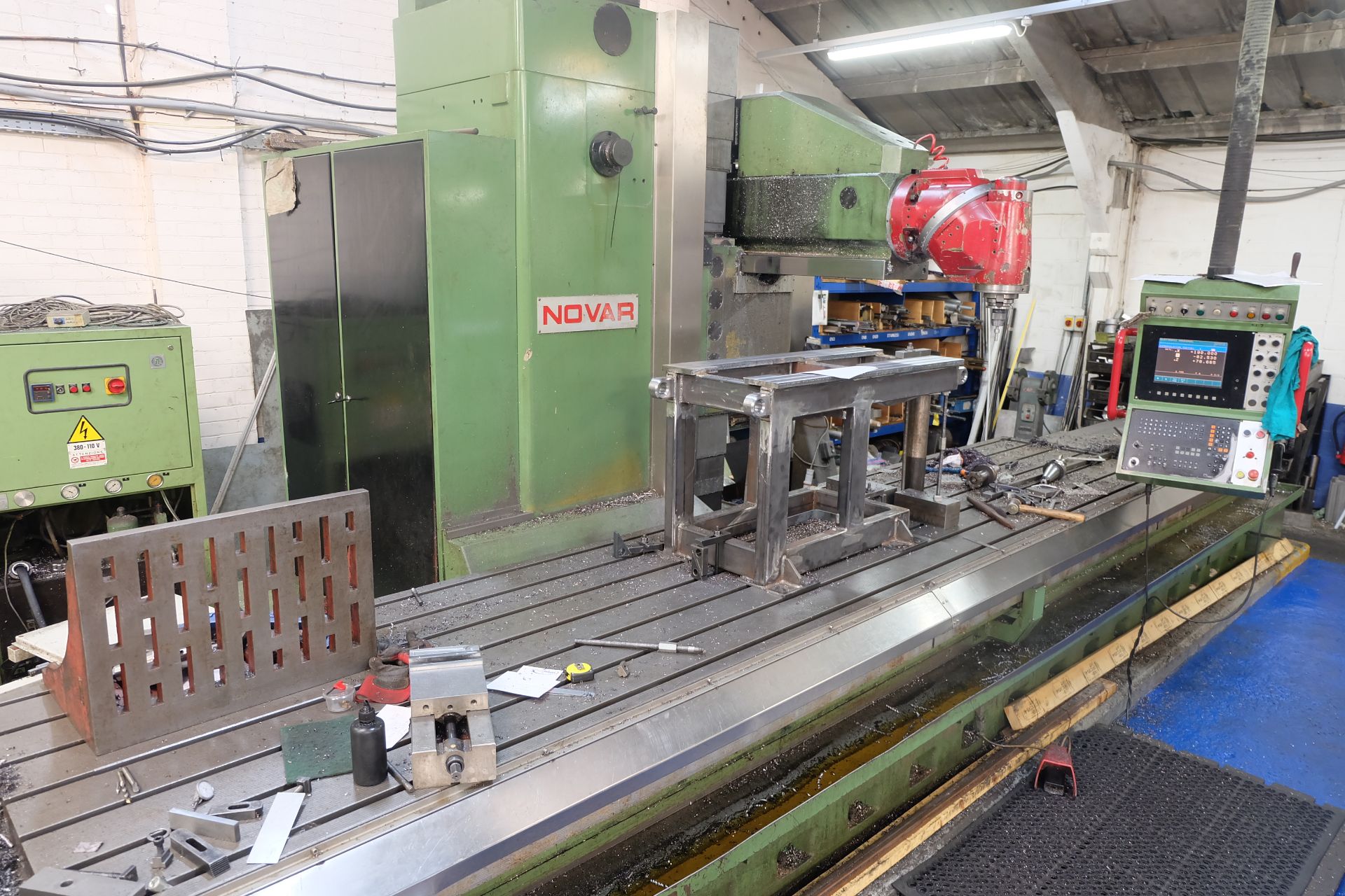 Novar Type KBF 5000 / 1000 CNC Bedmill with Heidenhain TNC 415A 3 Axis Control. - Image 2 of 14