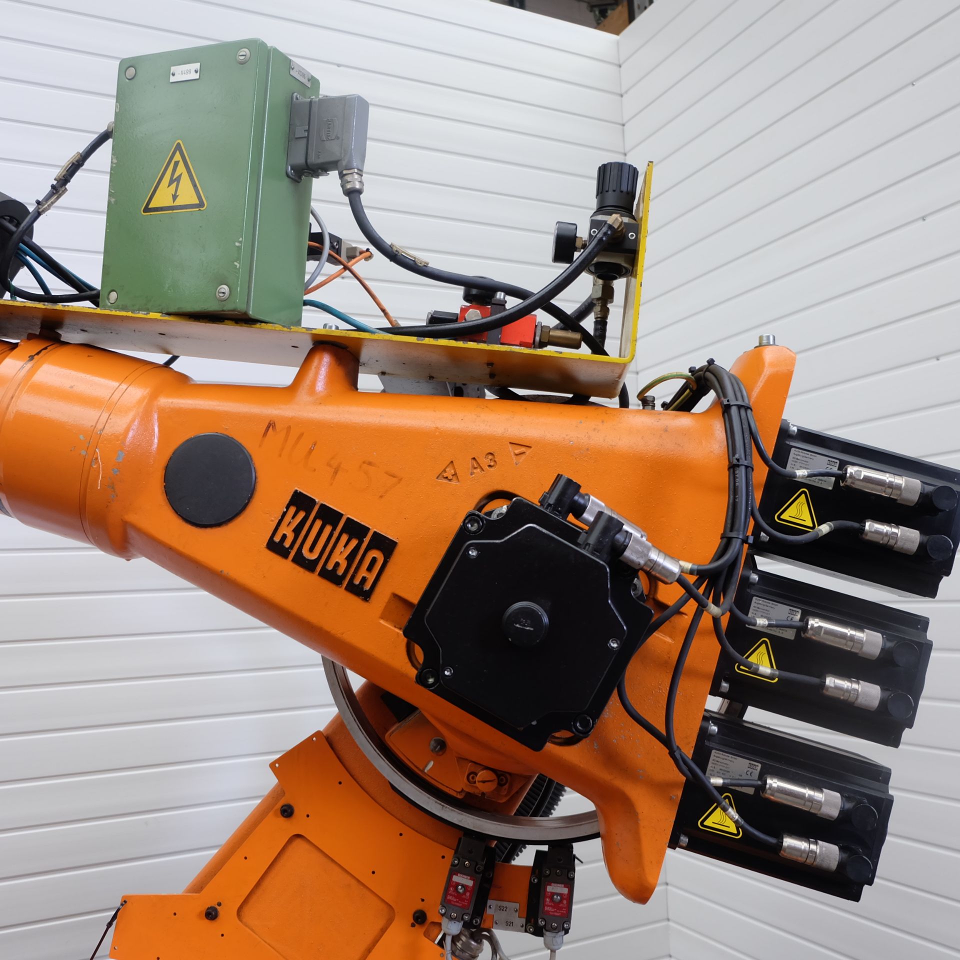 2 x Kuka Type KR125 6 Axis Robotic Arms. - Image 8 of 35