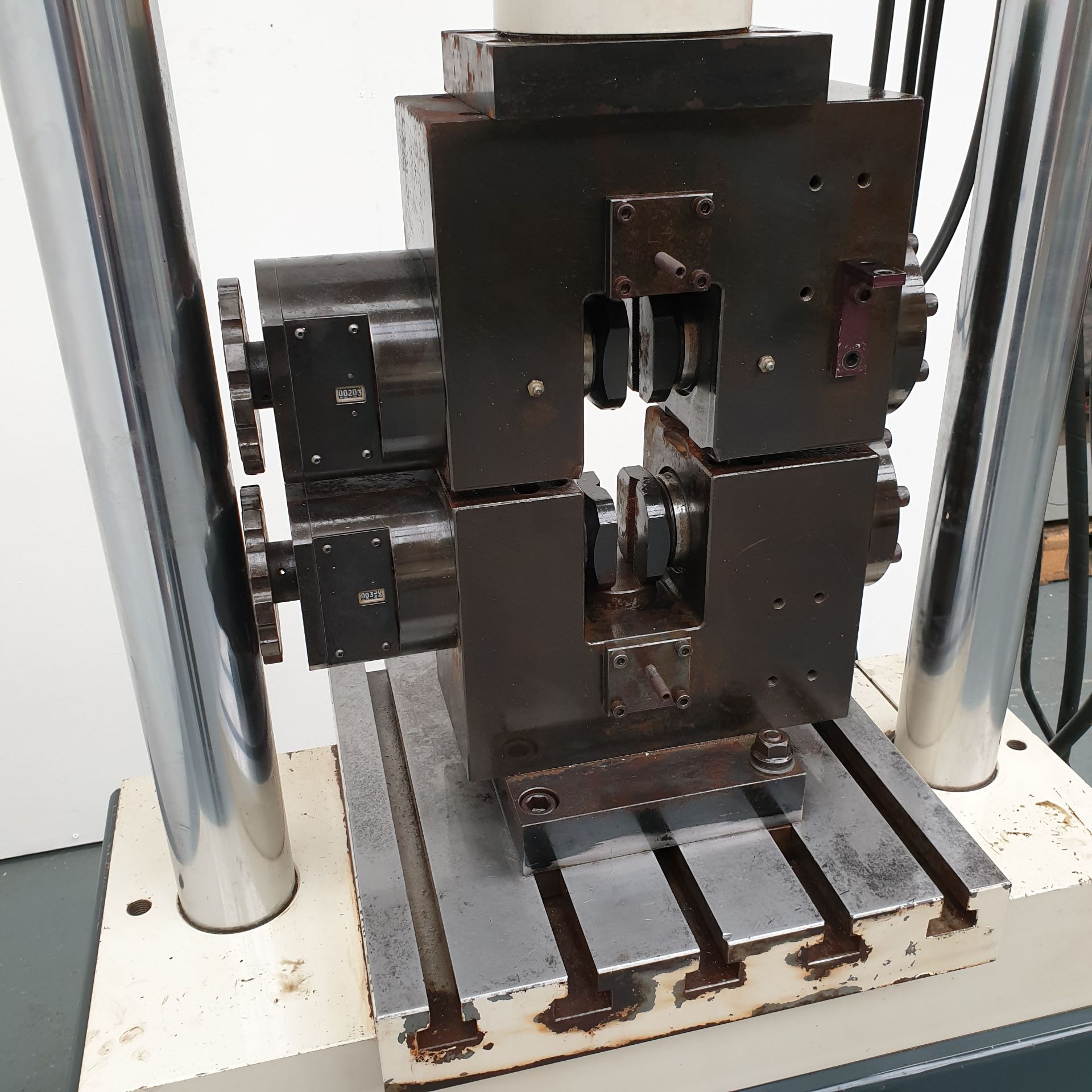 Dartec RF Tensile Testing Machine. Stroke 1000mm. Between Frames 600mm. Table Size: 500 x 500mm. - Image 6 of 16