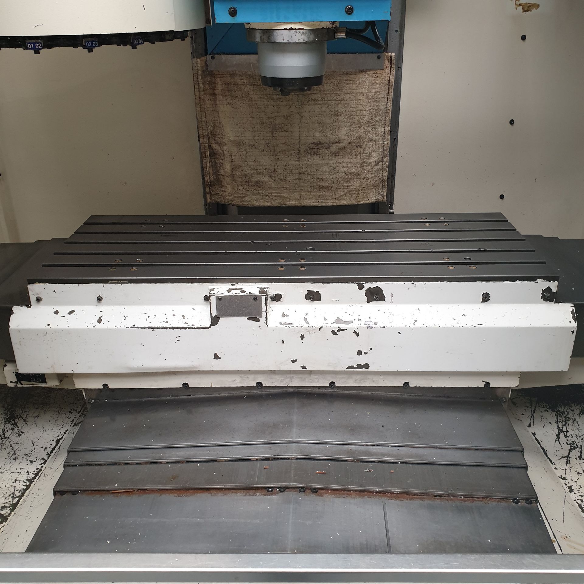 Dugard 1000 VMC Vertical Machining Centre. Spindle Taper BT40. Siemens Acramatic 2100 Control. - Image 2 of 9