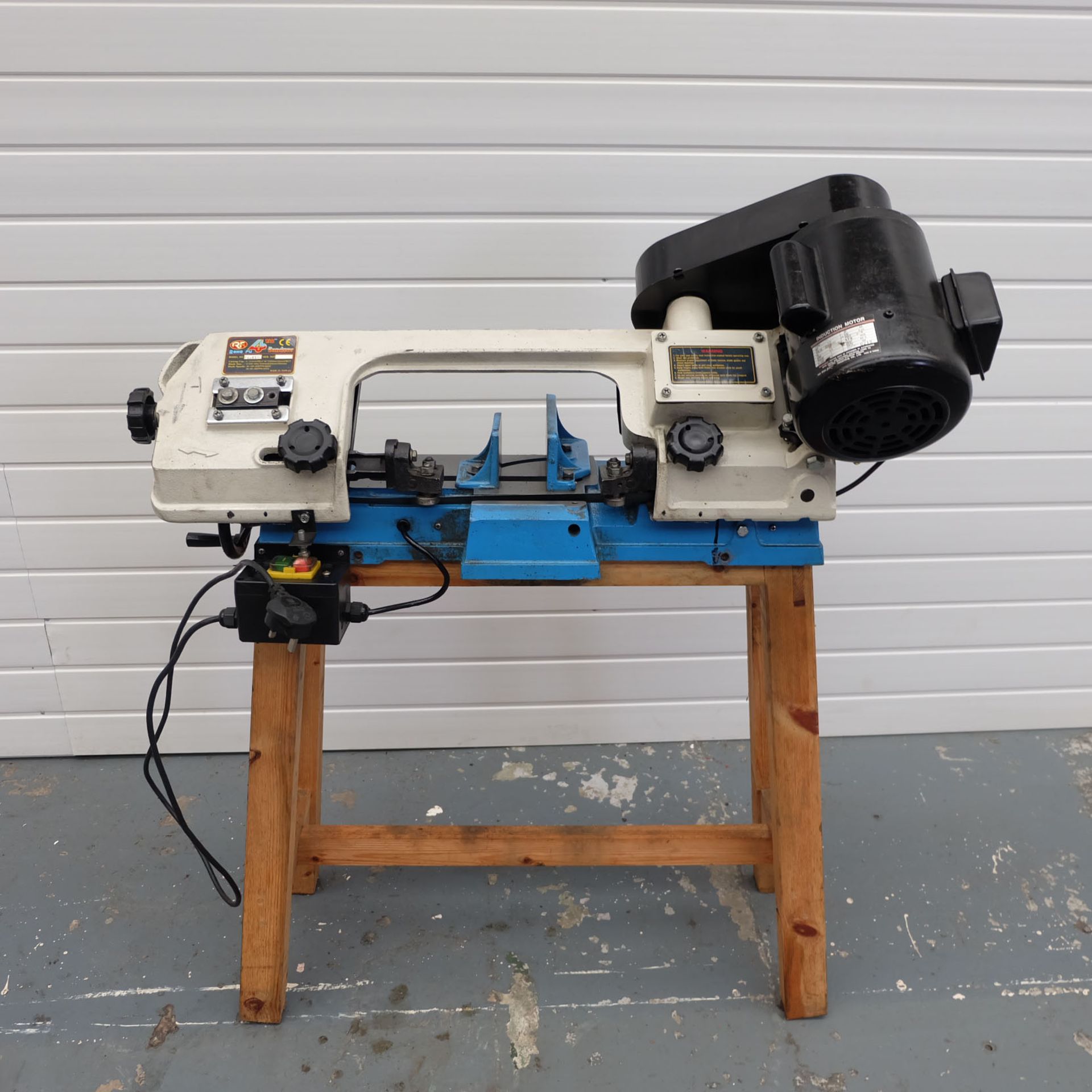 Rong FU Model RF-115 Horizontal Bandsaw.