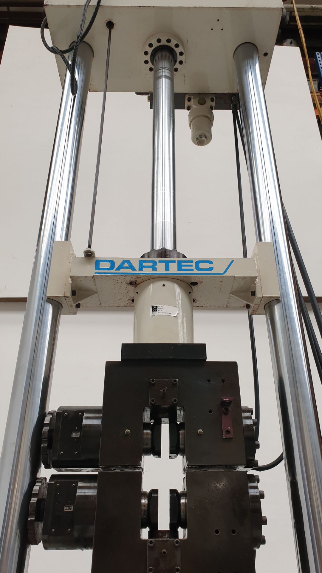Dartec RF Tensile Testing Machine. Stroke 1000mm. Between Frames 600mm. Table Size: 500 x 500mm. - Image 4 of 16
