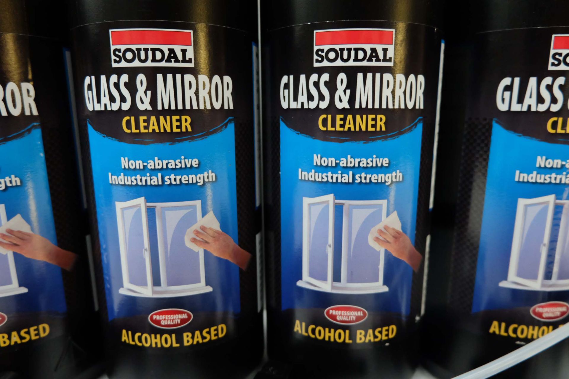 6 x 1 Ltr Bottle of Soudal Glass & Mirror Cleaner With Spray Nozzles. - Image 2 of 5