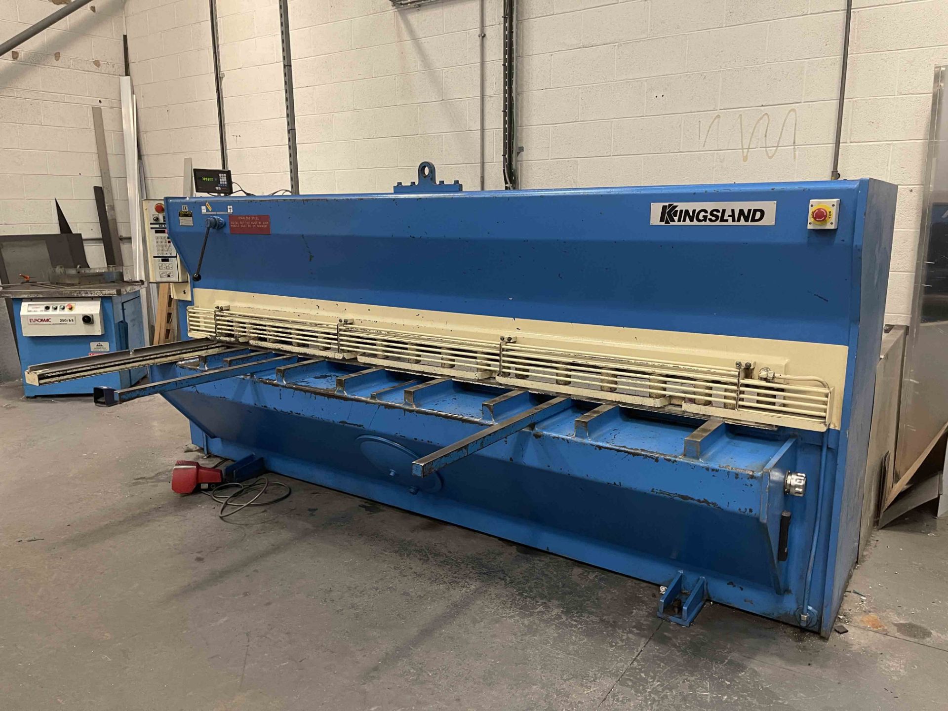 Kingsland KTSX-3006 Powered Guillotine.