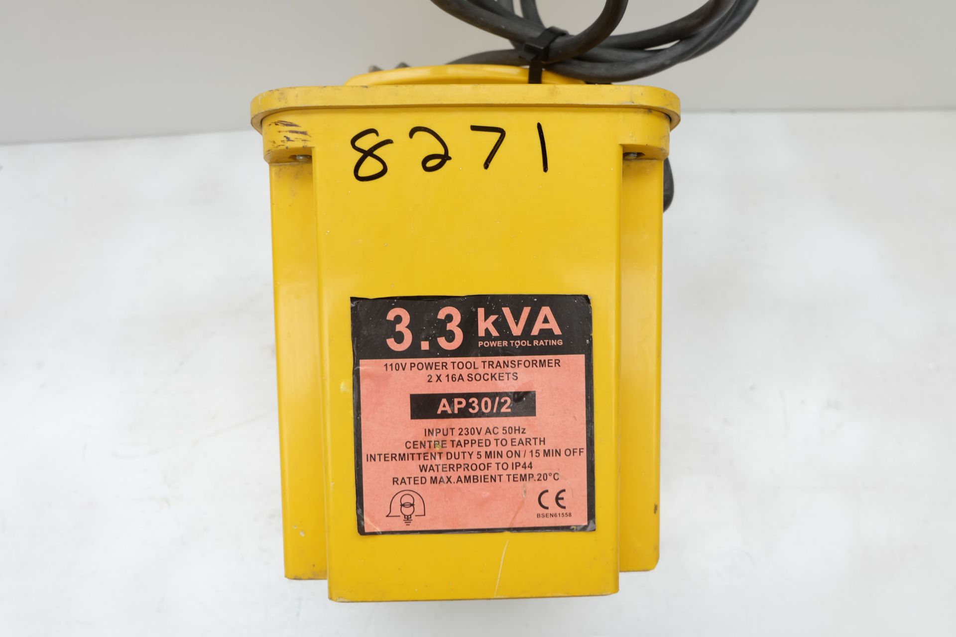 240V to 110V Double Socket Power Tool Step Down Transformer. - Image 5 of 5