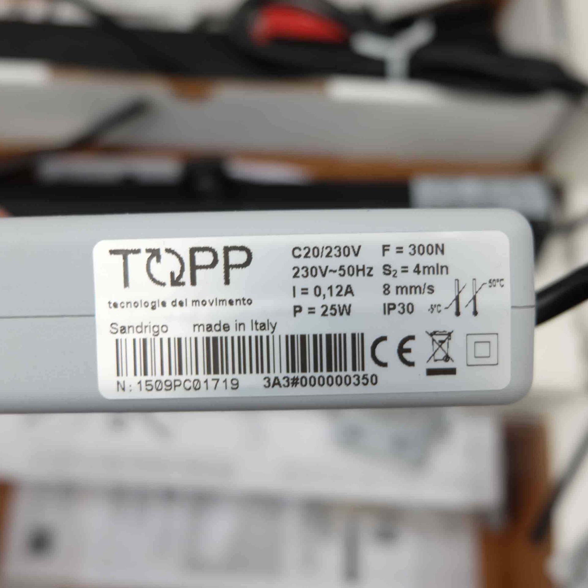 10 x Topp C20 Chain Actuators For Window Automation. Input Supply 230 Volt. - Image 7 of 10