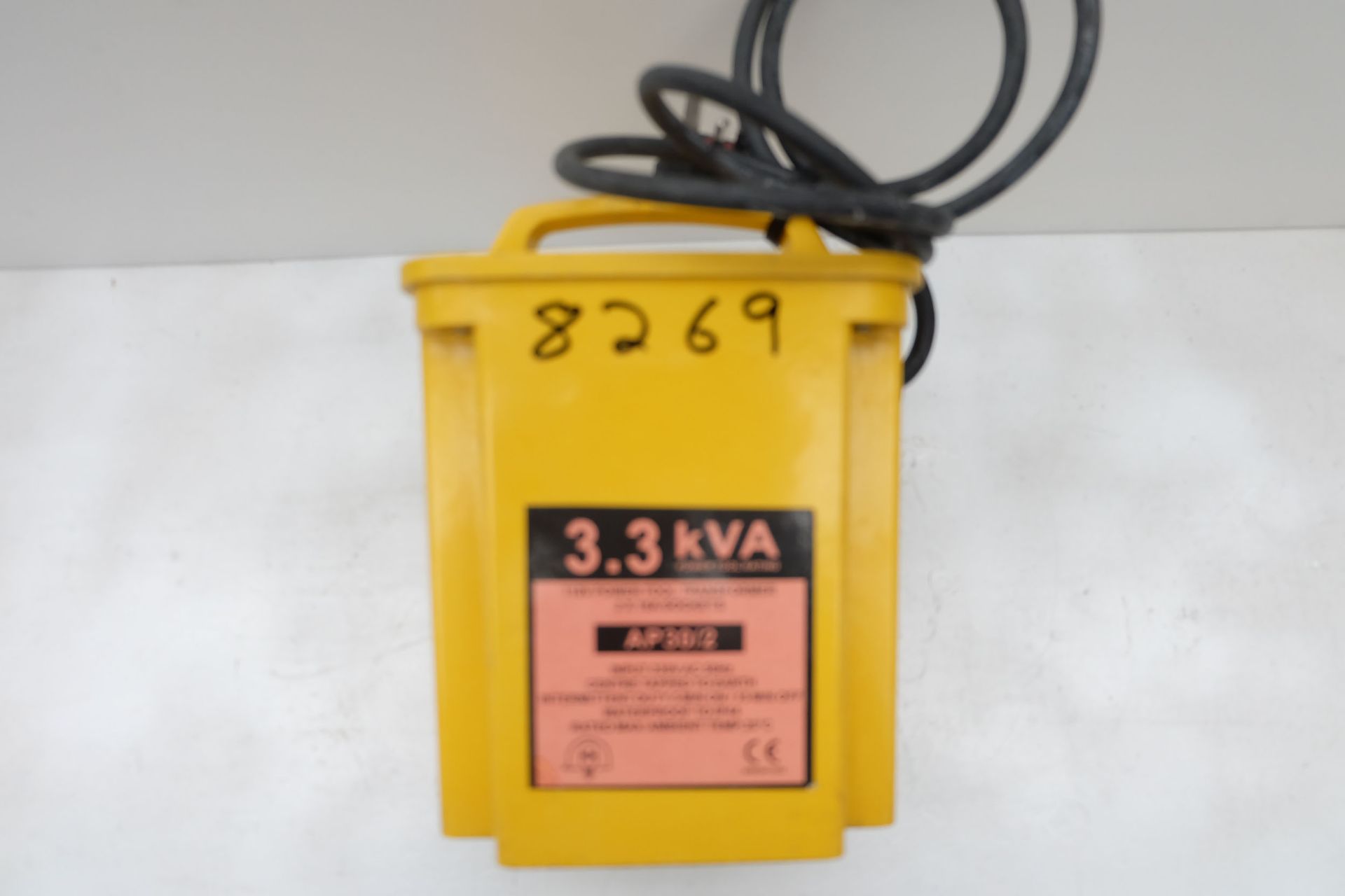 240V to 110V Double Socket Power Tool Step Down Transformer. - Image 6 of 6