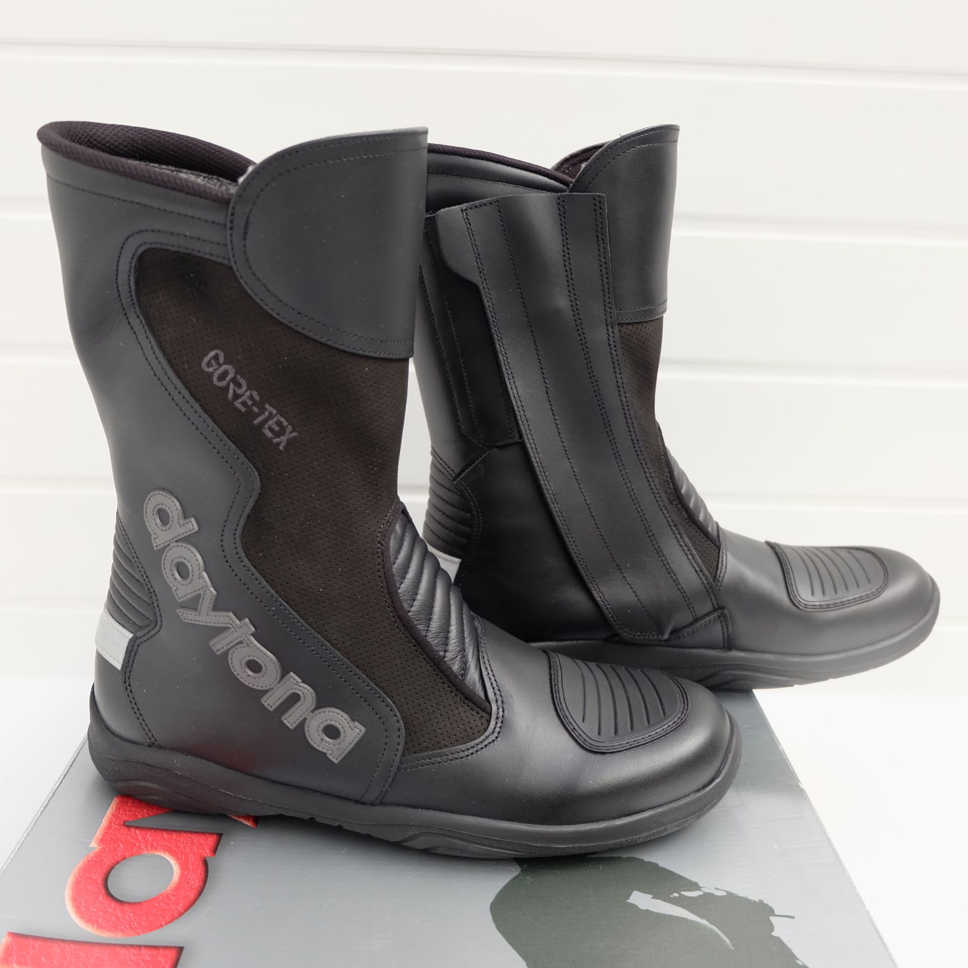 Daytona Spirit Gore-Tex Waterproof Leather Boots SIZE 44 - Image 3 of 6