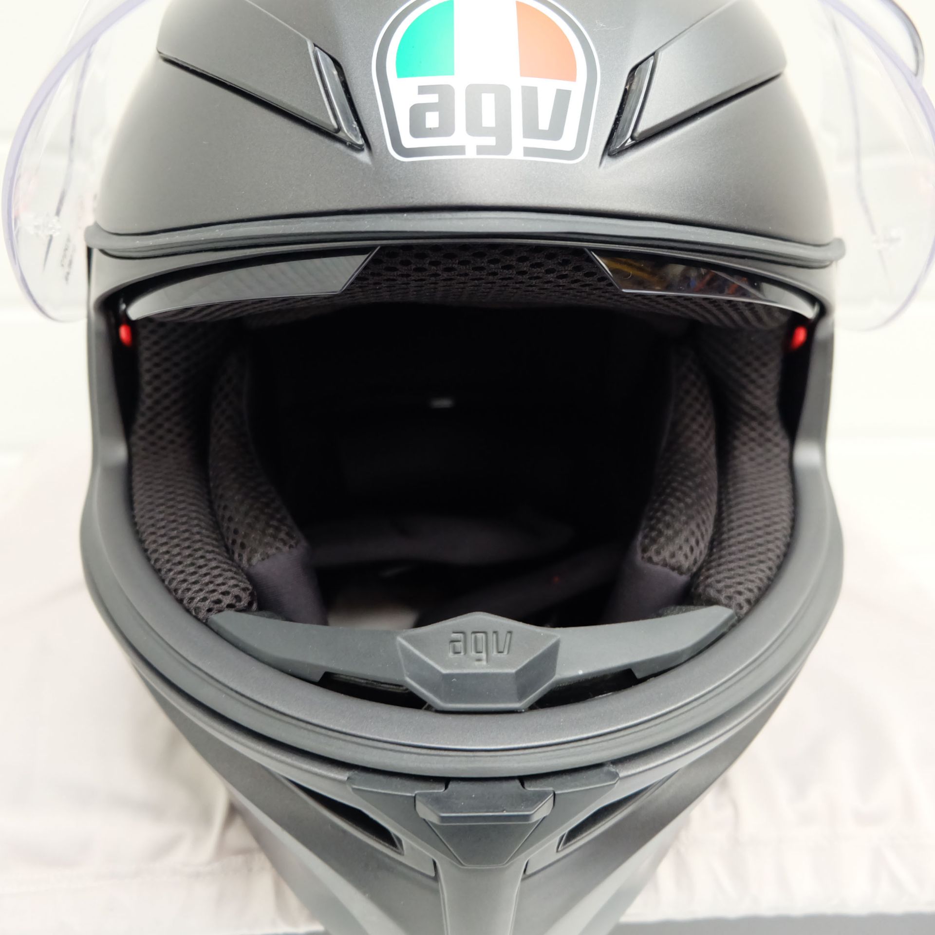 AGV K3 SV-S Full Face Helmet Matt Black Size Medium Small (Chin Missing/Visor Scratched) - Image 3 of 9