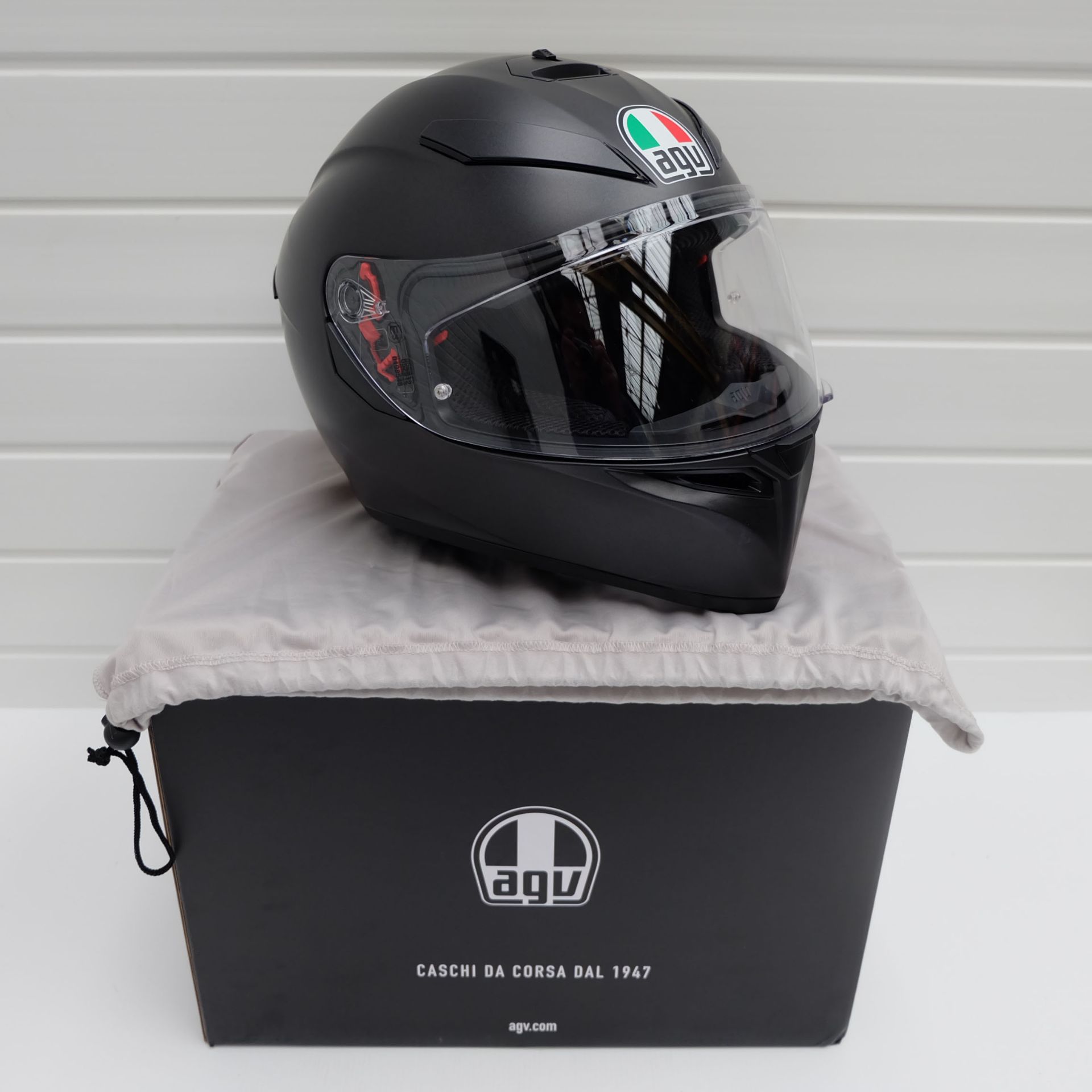 AGV K3 SV-S Full Face Helmet Matt Black Size Medium Small (Chin Missing/Visor Scratched)