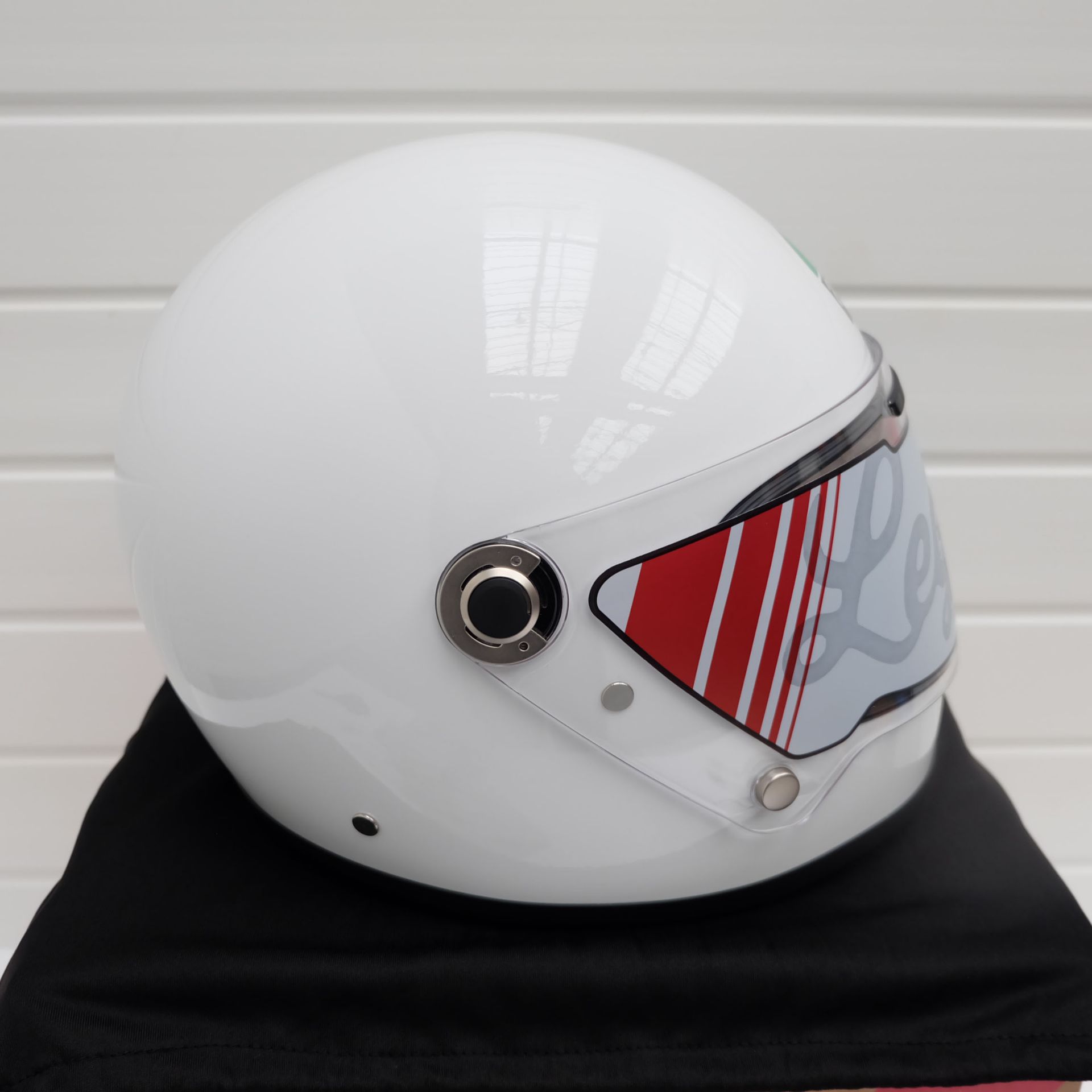 AGV X3000 Full Face Helmet White Size XL - Image 2 of 9